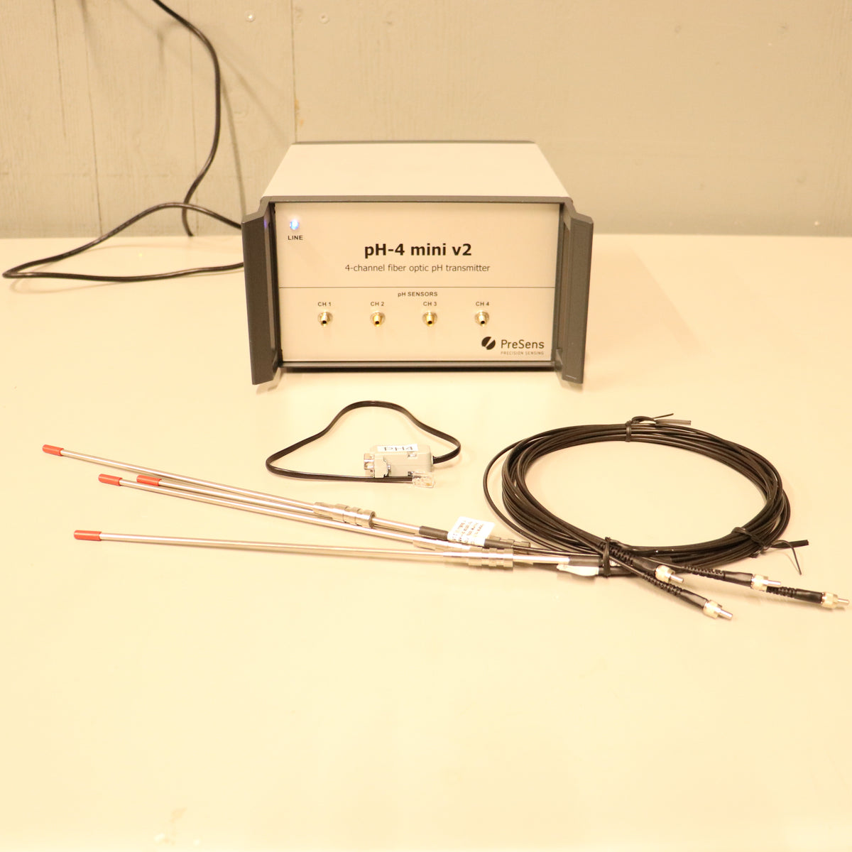 PreSens pH-4 Mini v2 4-Channel Fiber Optic pH Sensor Transmitter
