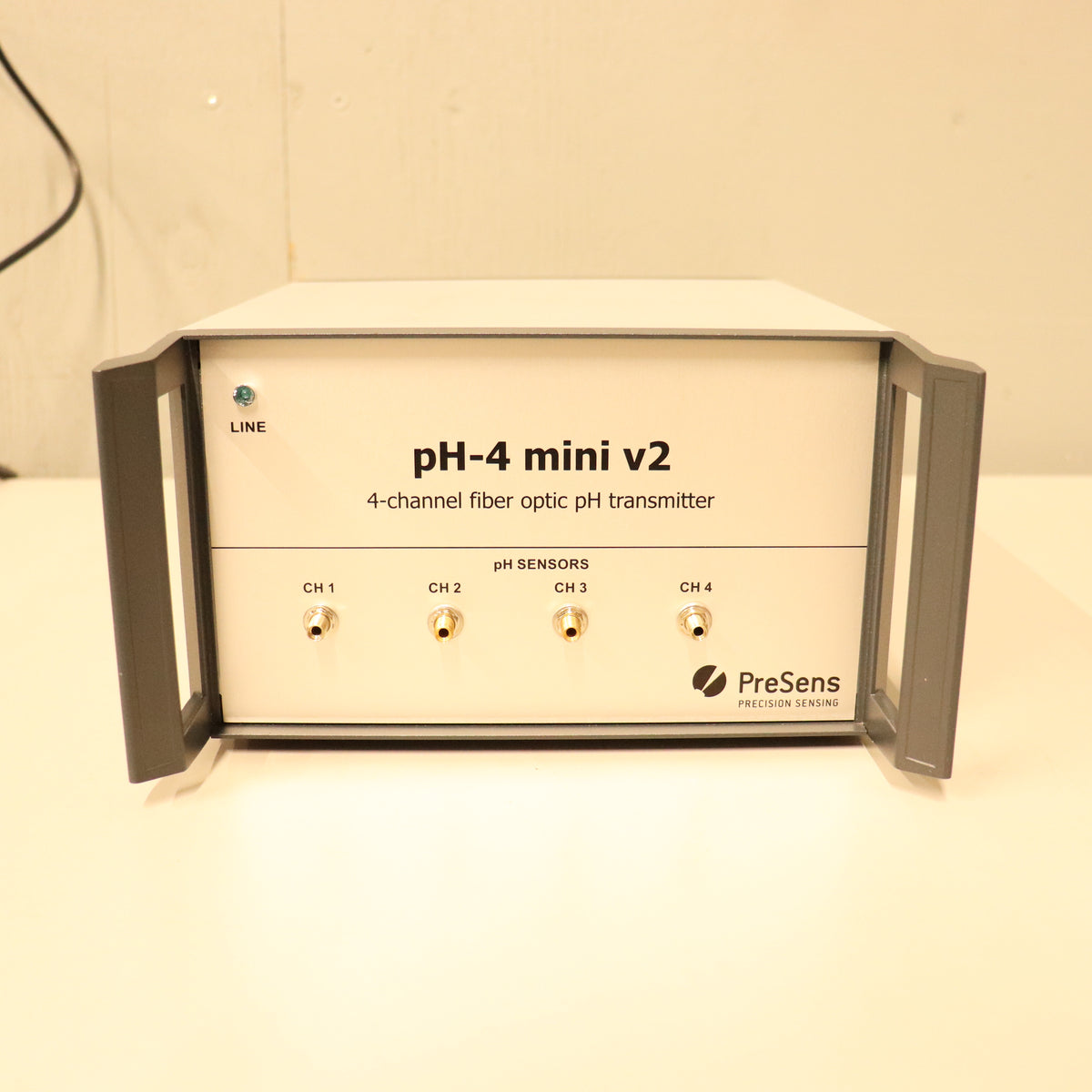 PreSens pH-4 Mini v2 4-Channel Fiber Optic pH Sensor Transmitter