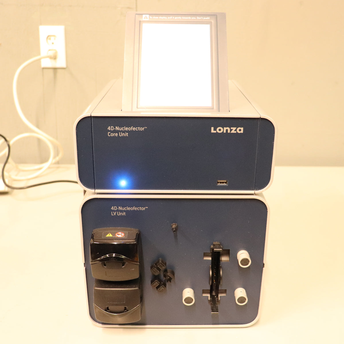 Lonza 4D-Nucleofector Core & LV Units