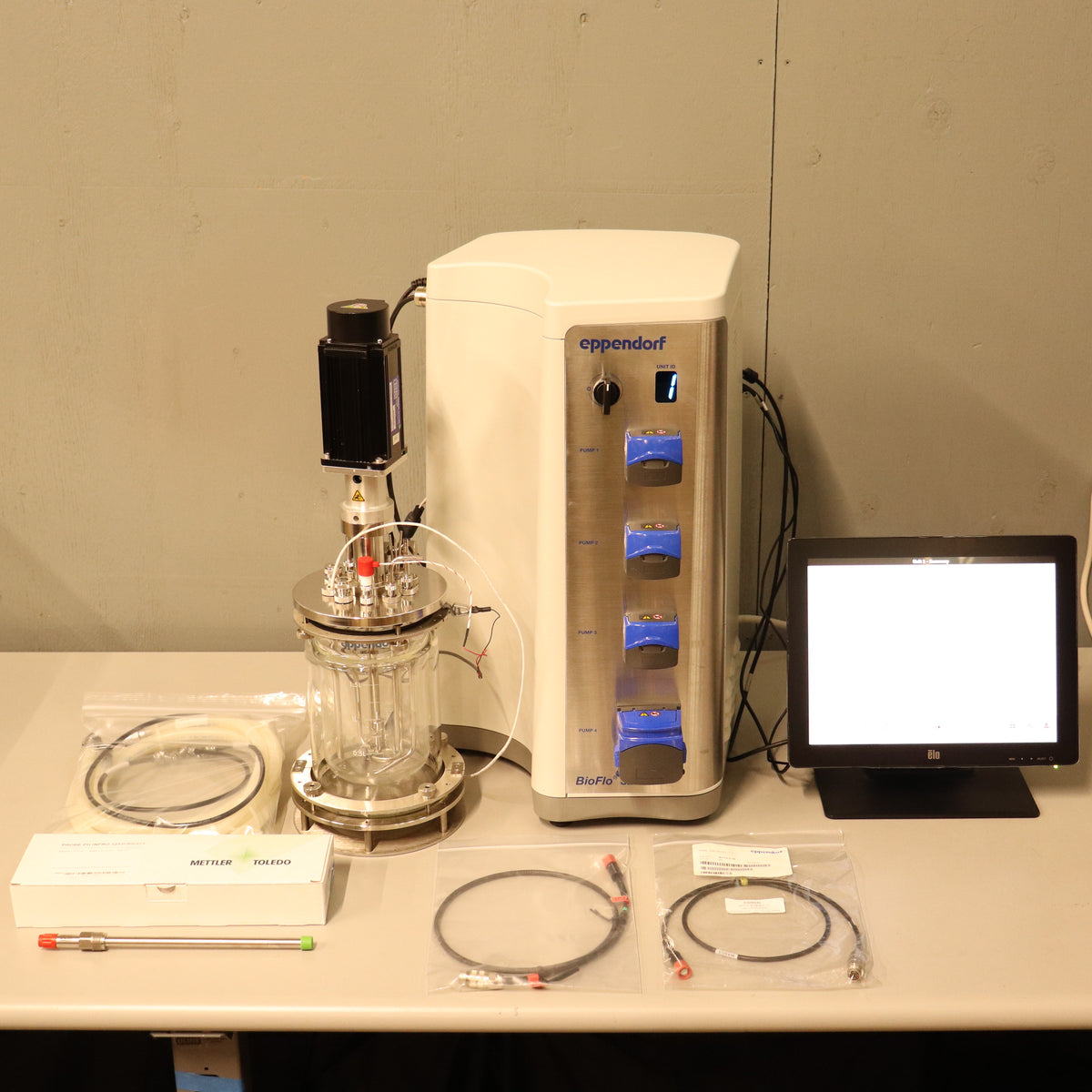 Eppendorf BioFlo 320 Fermenter Bioreactor w/ 1L Jacketed Vessel