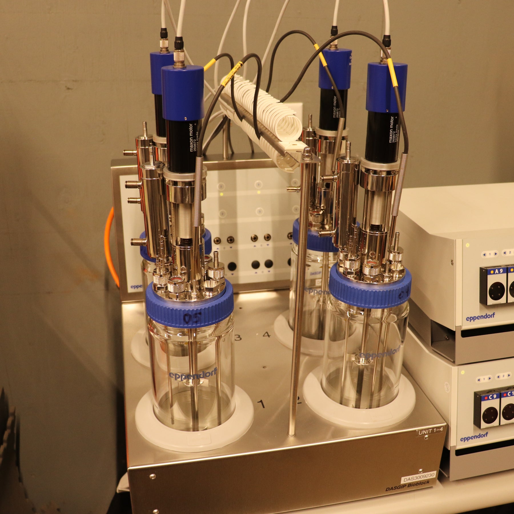 Eppendorf DASGIP 8-Fold Parallel Bioreactor System with Process Computer