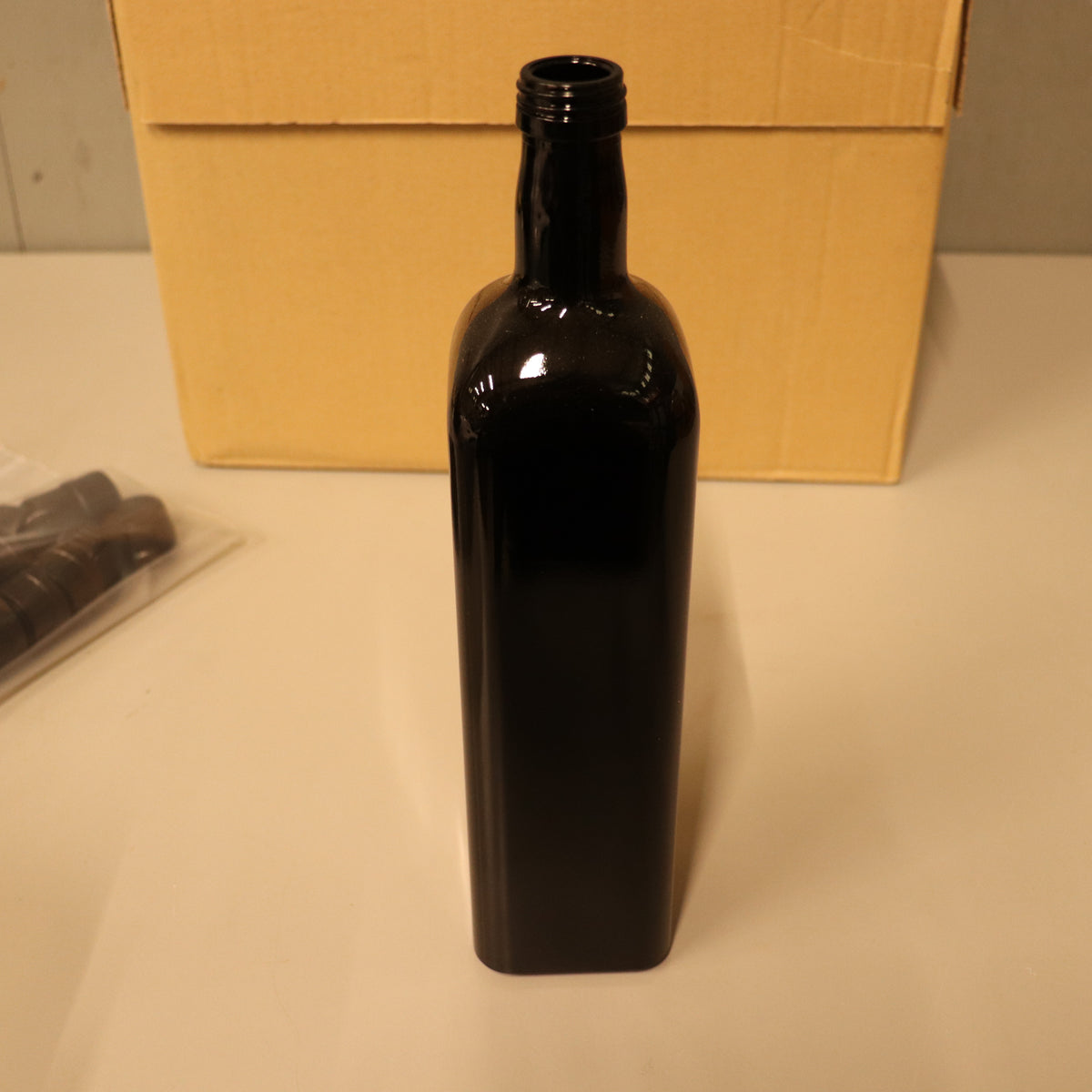 (15x) Miron Violetglass 1000mL Oil Glass Bottles w/ Caps FL-OEL-E-1LT-31.5-B-M24
