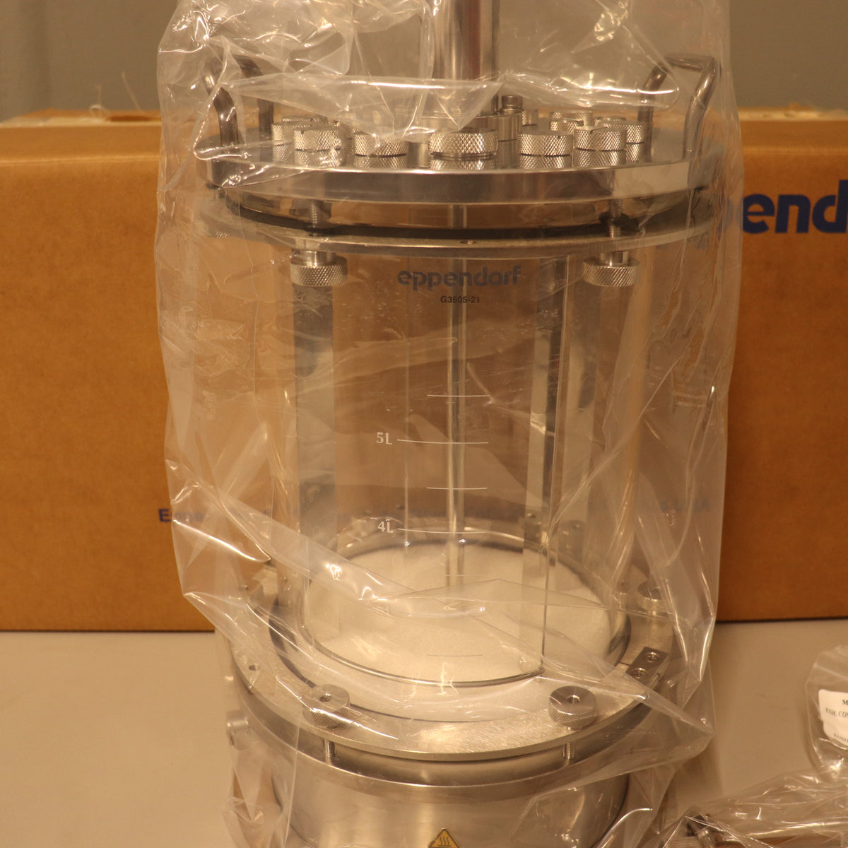 Eppendorf BioFlo 320 Glass Vessel Bioreactor 5L SS Dished Bottom M1379-1003
