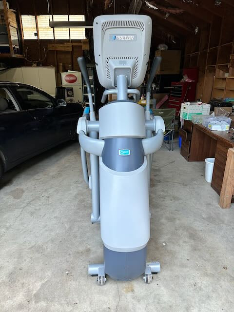Precor AMT 885 Open Motion Elliptical Trainer w/ P80 Console