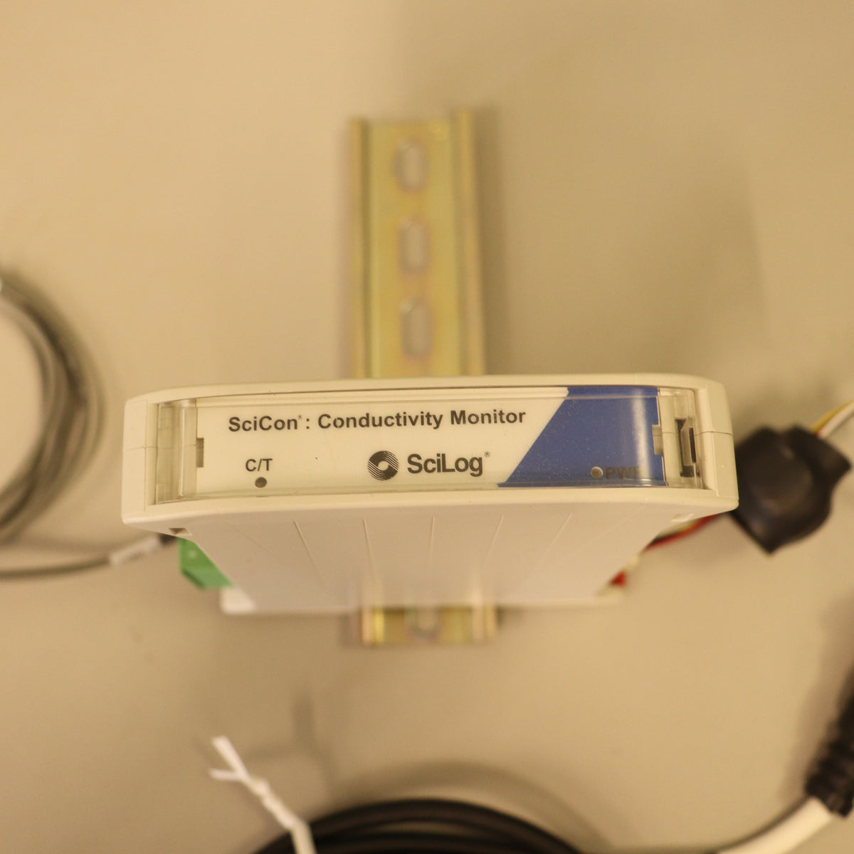 SciLog SciCon Conductivity Monitor with Cond/Temp Flow Cell 080-599PSX