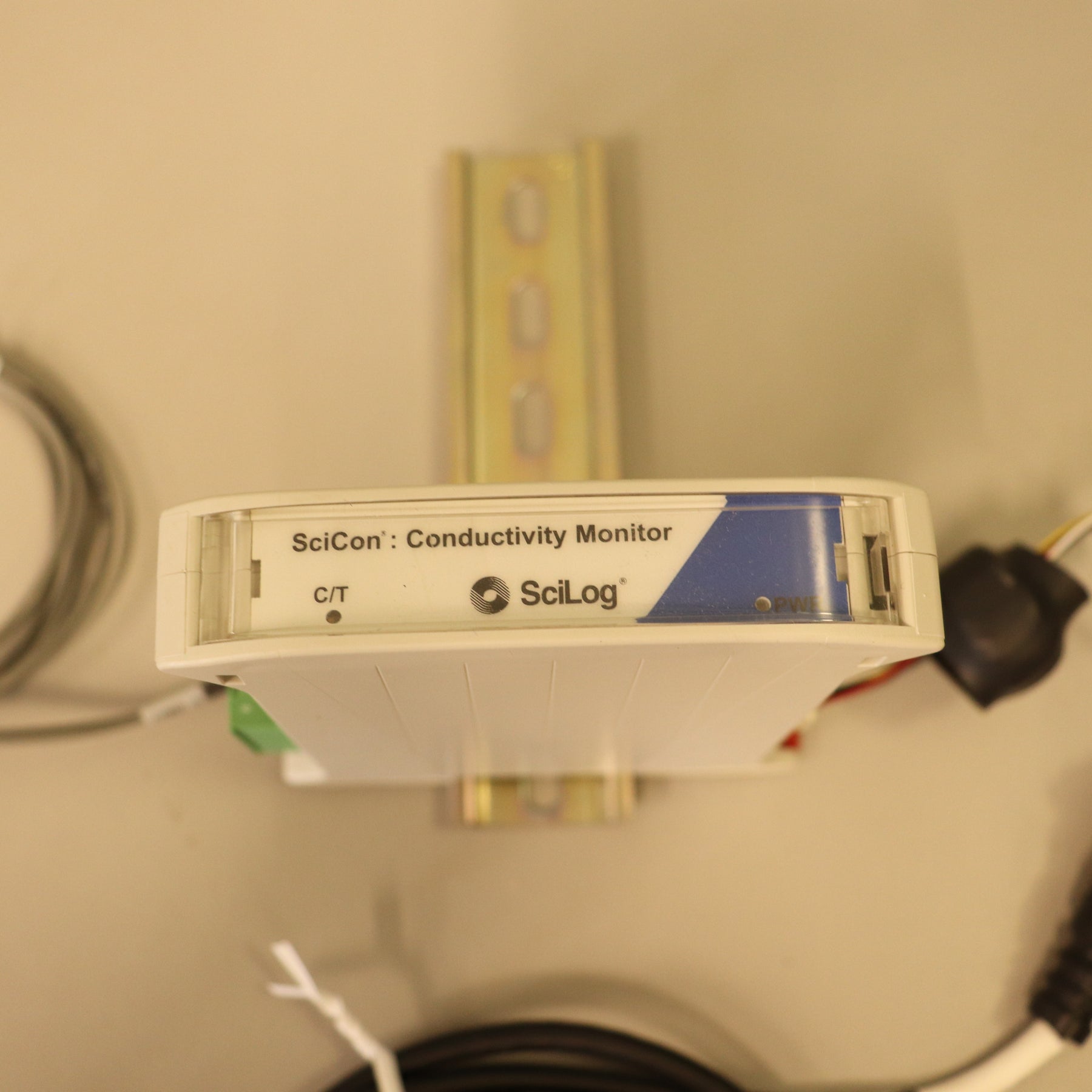 SciLog SciCon Conductivity Monitor with Cond/Temp Flow Cell 080-599PSX