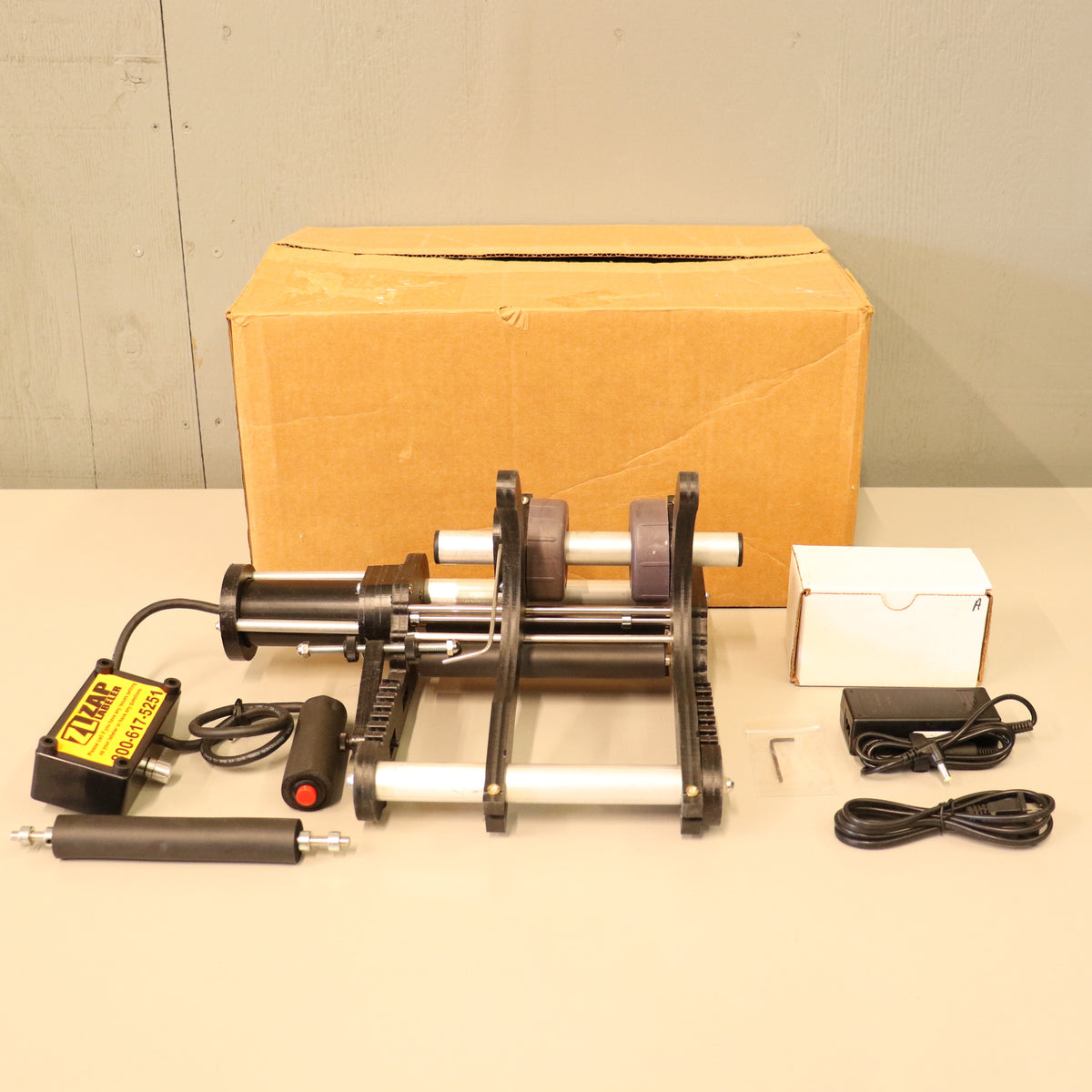 ZAP Labeler ZLA w/Thumb Switch for Bottles & Round Containers