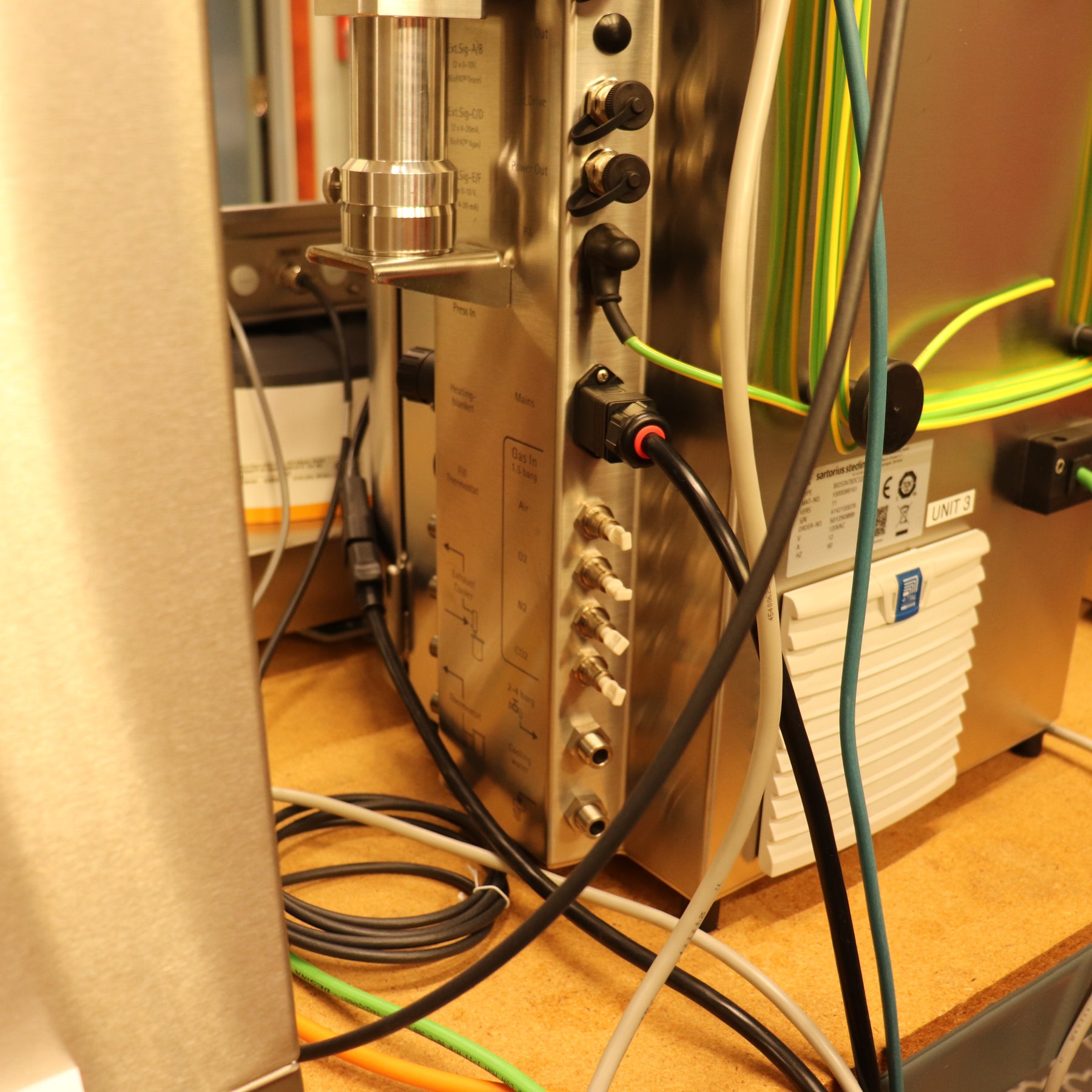 2022 Sartorius Biostat B-DCU 6-Station Bioreactor w/ 2L SU Cell Culture Vessels