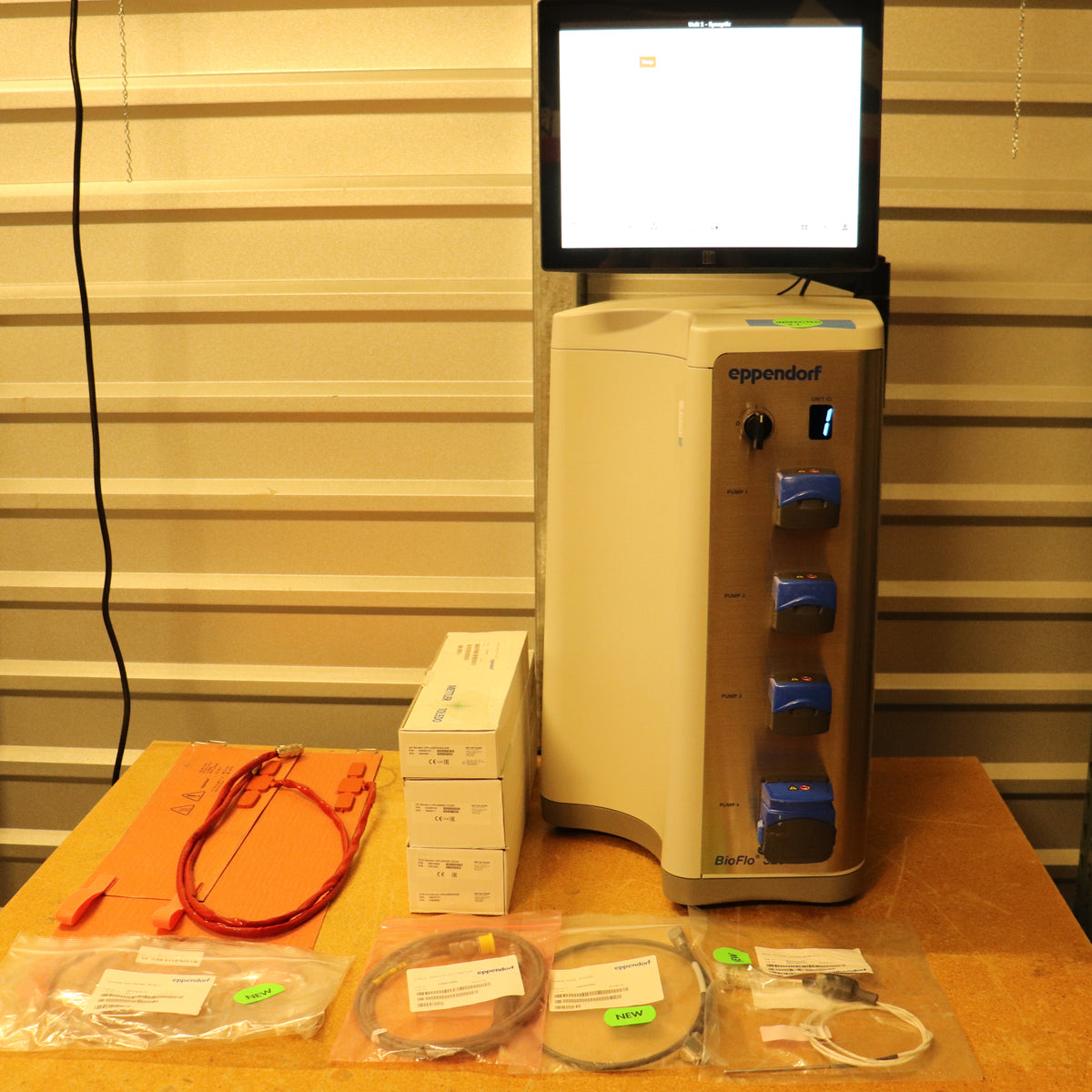 Eppendorf BioFlo 320 Bioprocess Control Station Fermenter Bioreactor