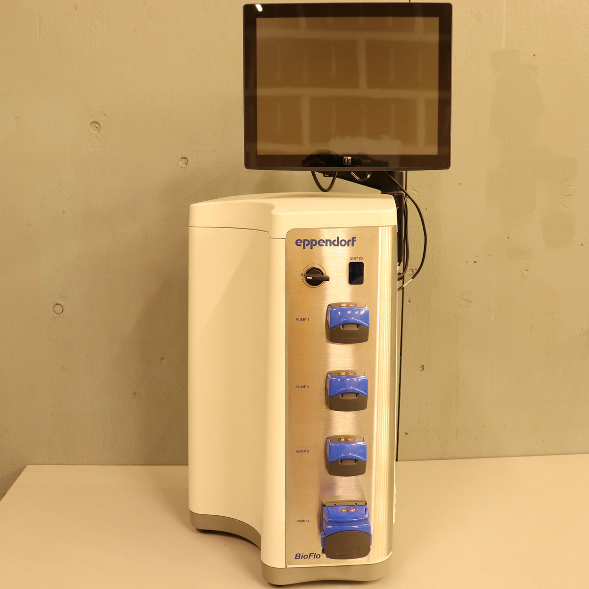 Eppendorf BioFlo 320 Bioprocess Control Station Fermenter Bioreactor w/1L Vessel