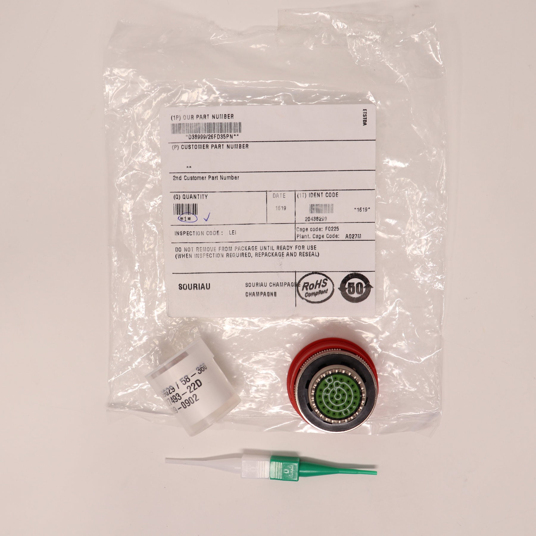 Souriau Circular MIL Spec Connector D38999/26FD35PN