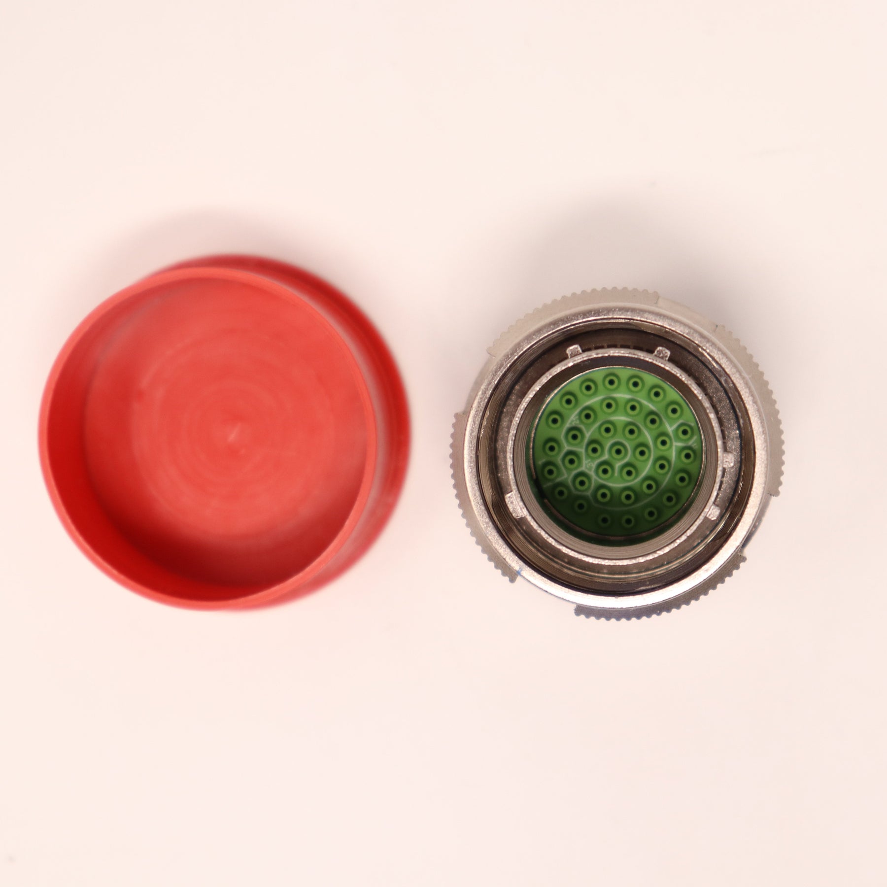 Souriau Circular MIL Spec Connector D38999/26FD35PN