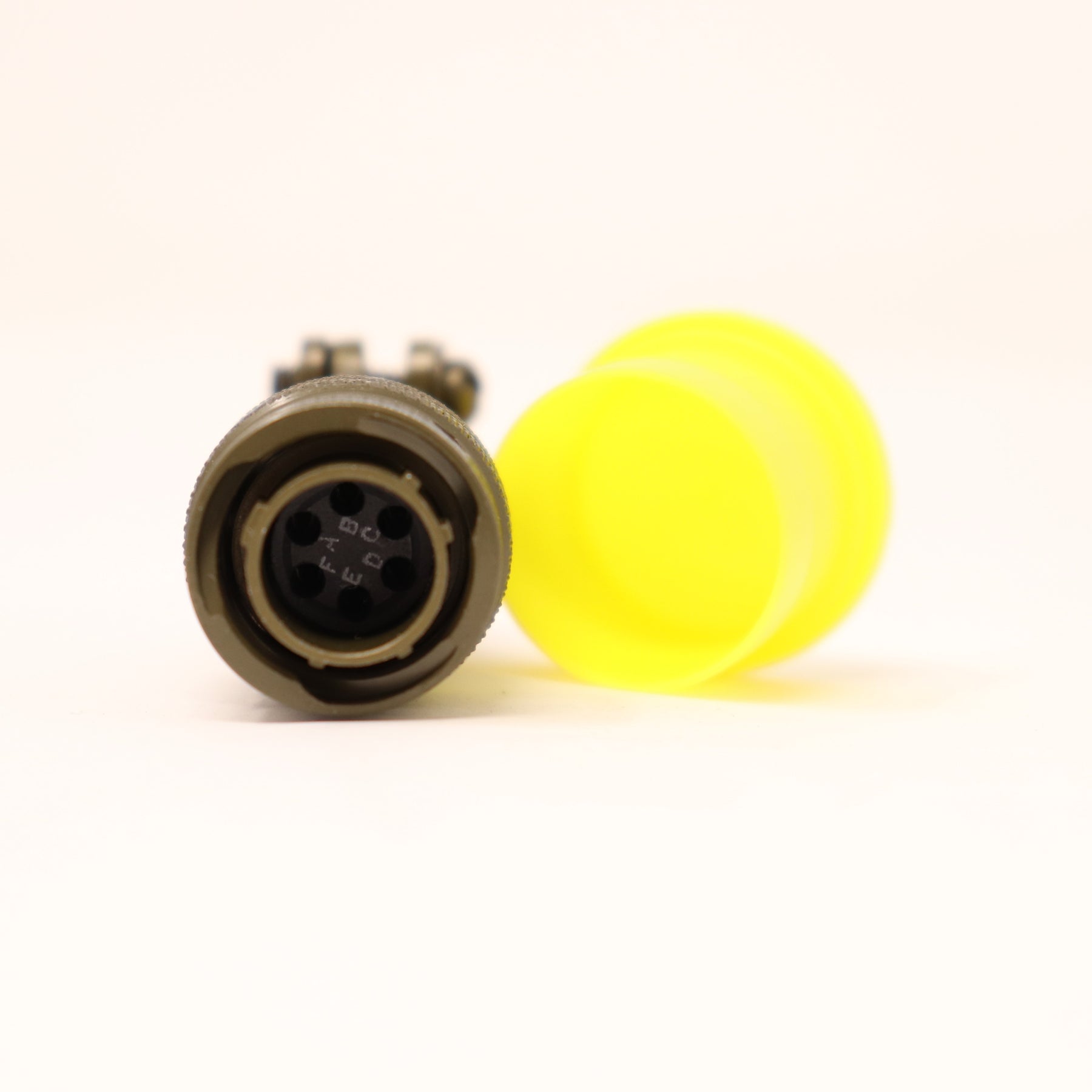Amphenol Circular MIL Spec Connector MS3126F10-6P