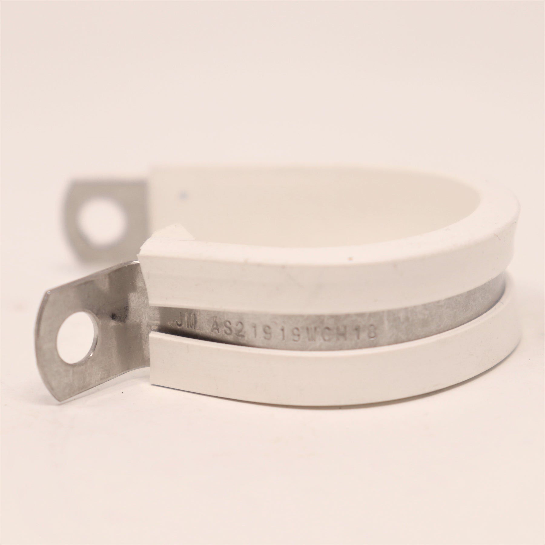 19-Pack JM Stainless Steel Covered P Clamp White AS21919WCH18