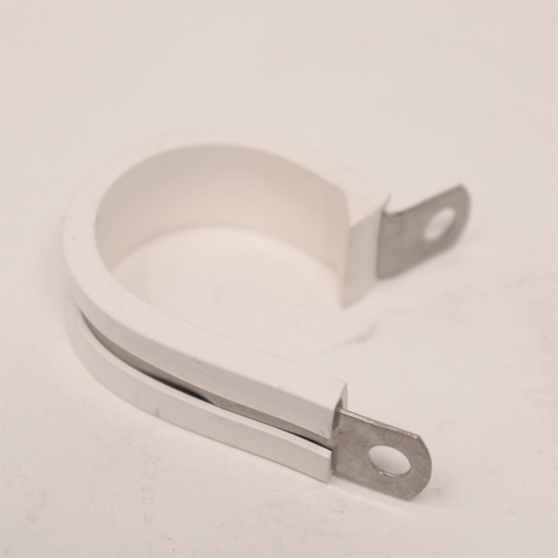 19-Pack JM Stainless Steel Covered P Clamp White AS21919WCH18