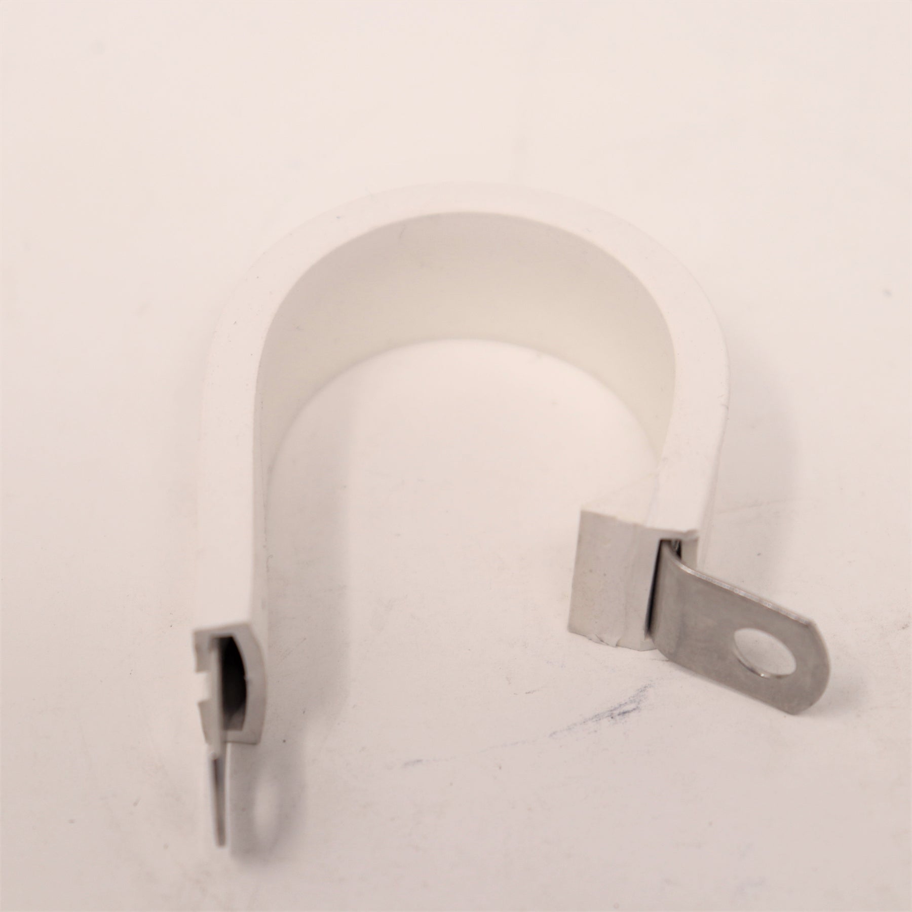 19-Pack JM Stainless Steel Covered P Clamp White AS21919WCH18