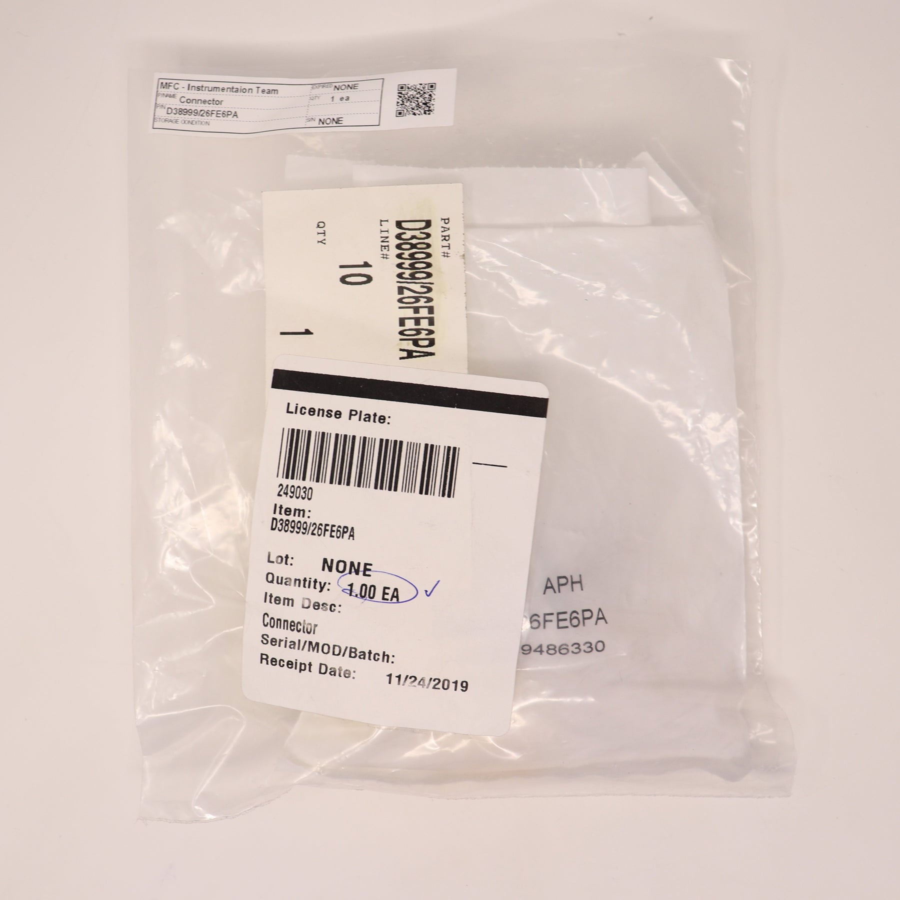 Amphenol Connector D38999/26FE6PA