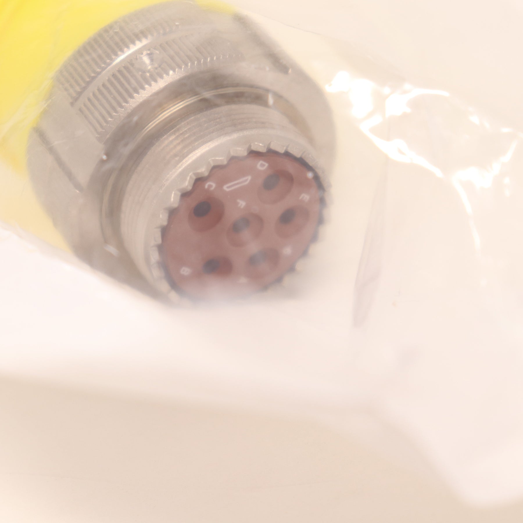 Amphenol Circular MIL Spec Connector D38999/26FE6SN