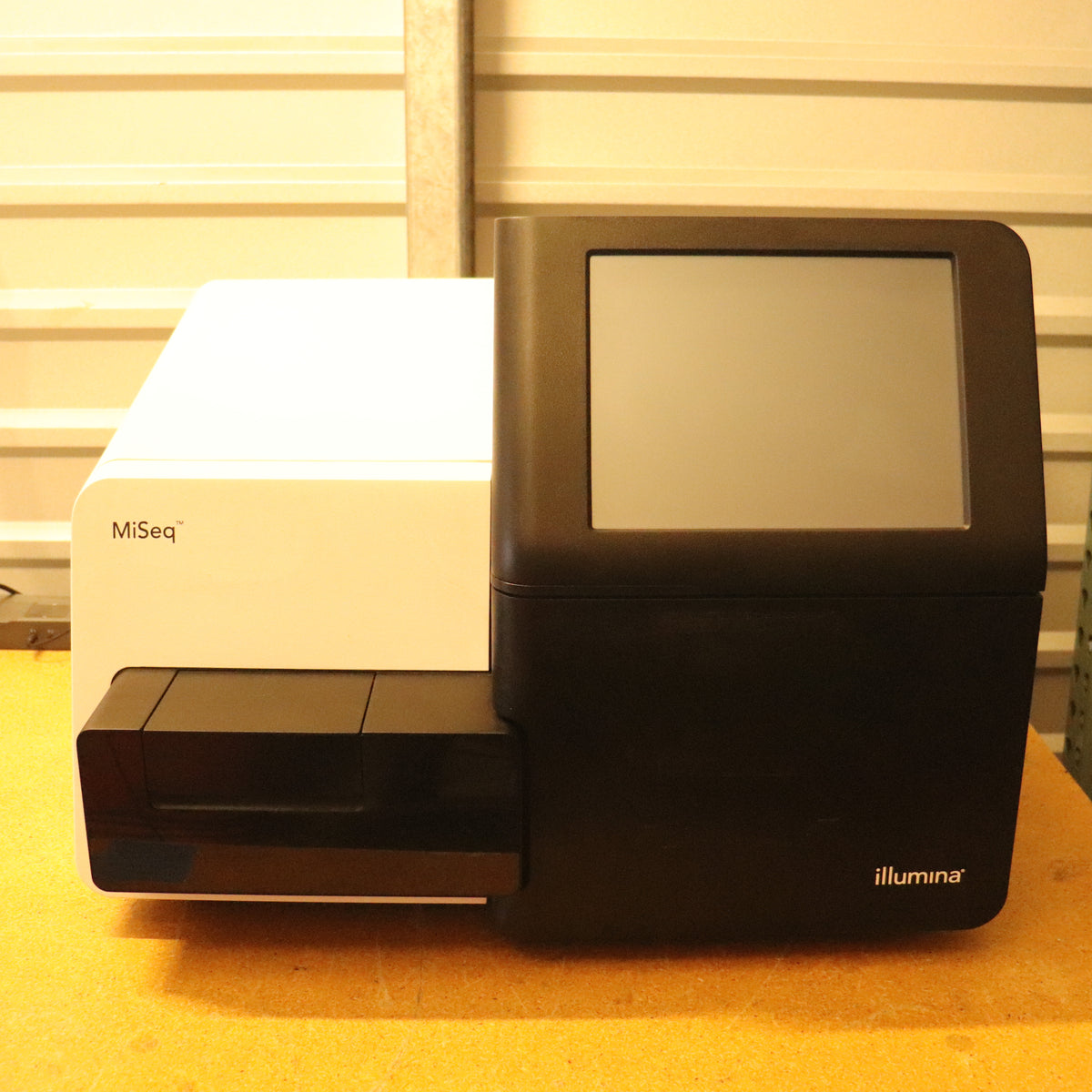 Illumina MiSeq Sequencer System SY-410-1003