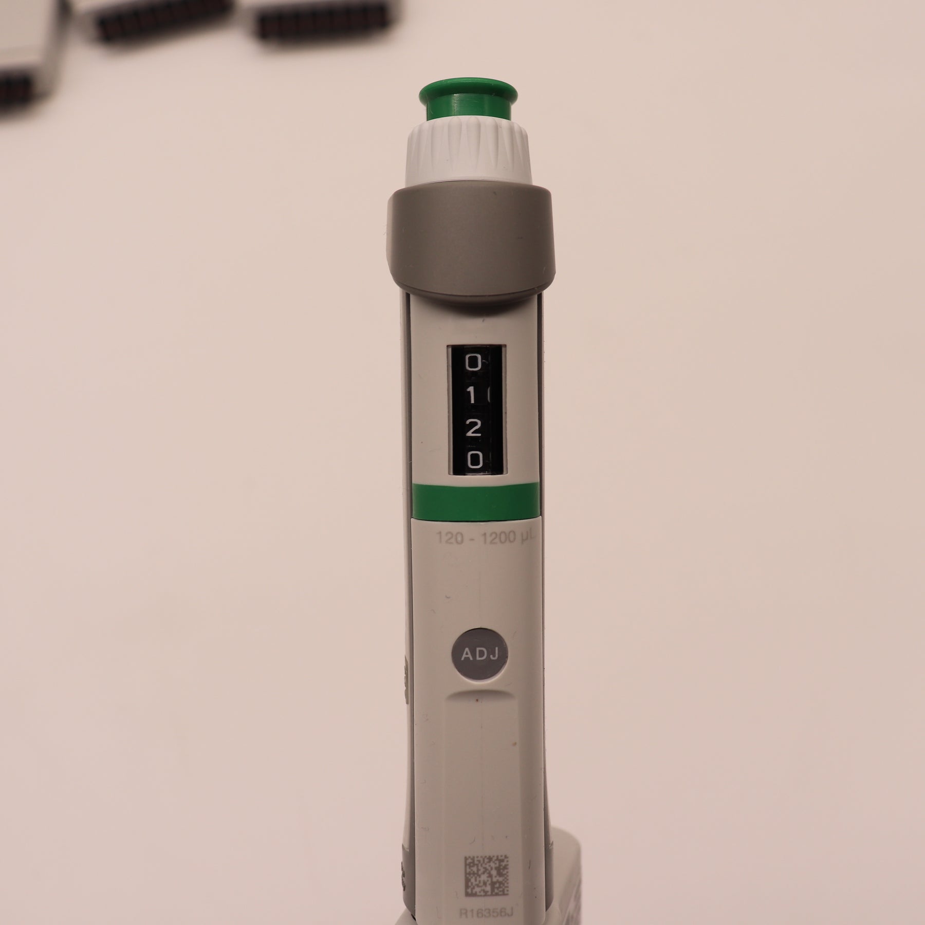 Eppendorf Research Plus 8 Channel Pipettes 120-1200 uL