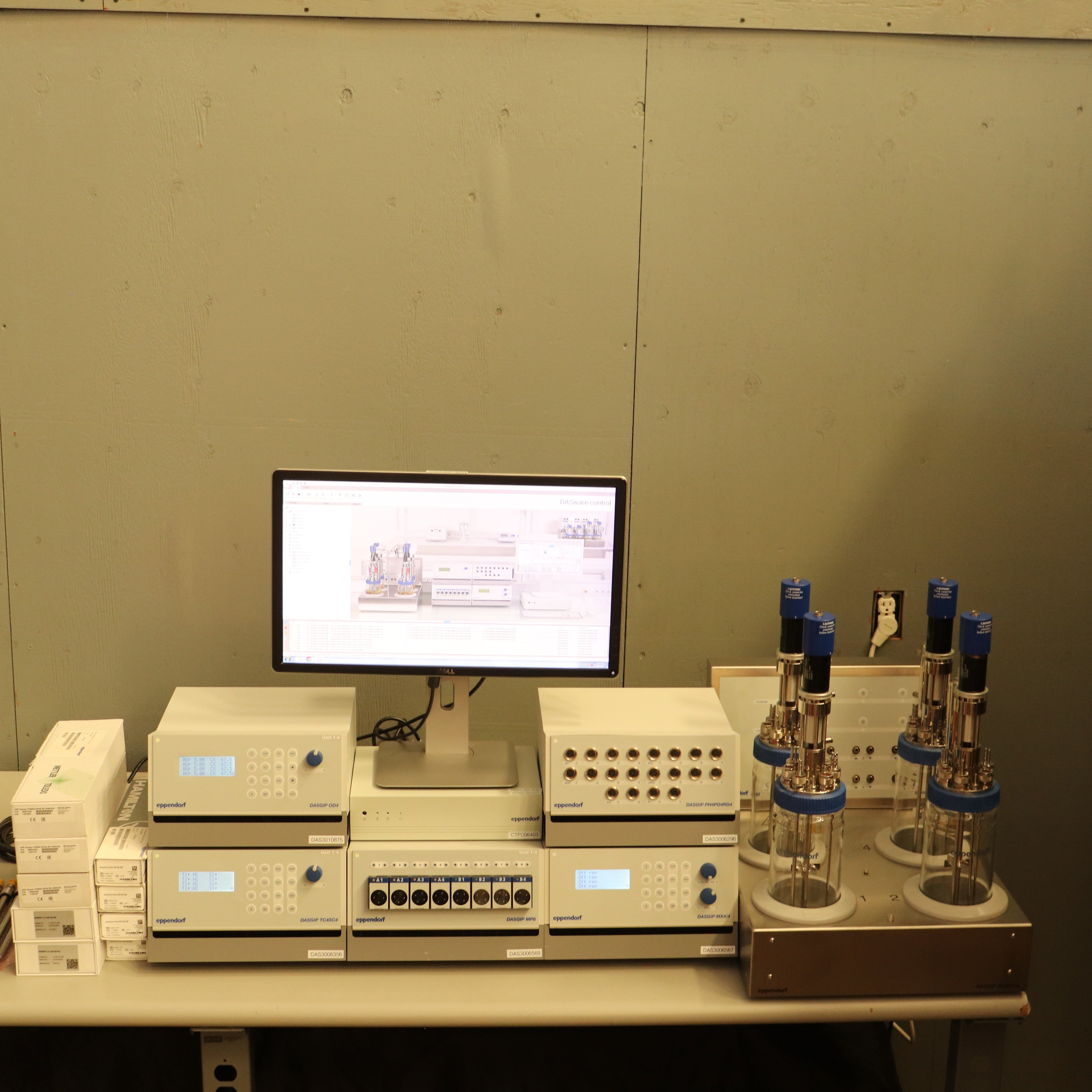 Dasgip System Eppendorf DASGIP 4-Fold Parallel PH4PO4ORD4L Bioreactor System with PC