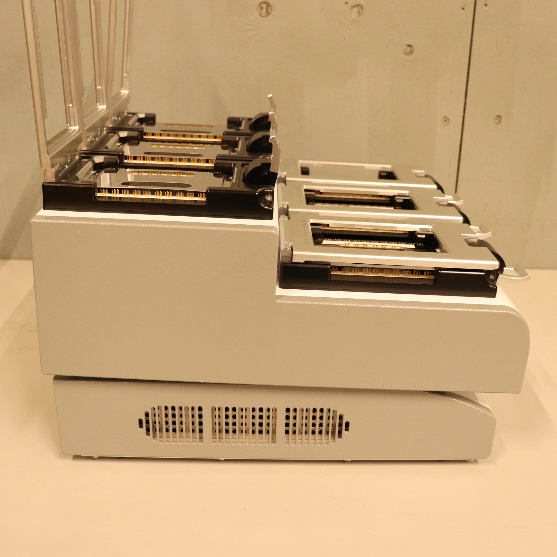 Agilent Acea xCELLigence RTCA + RTCA MP 6x96 Real Time Cell Analysis