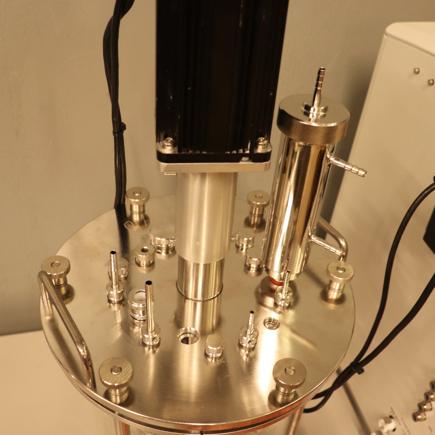 Bioflo Motor Eppendorf BioFlo 120 Bioreactor Fermenter System w/ 10L Vessel