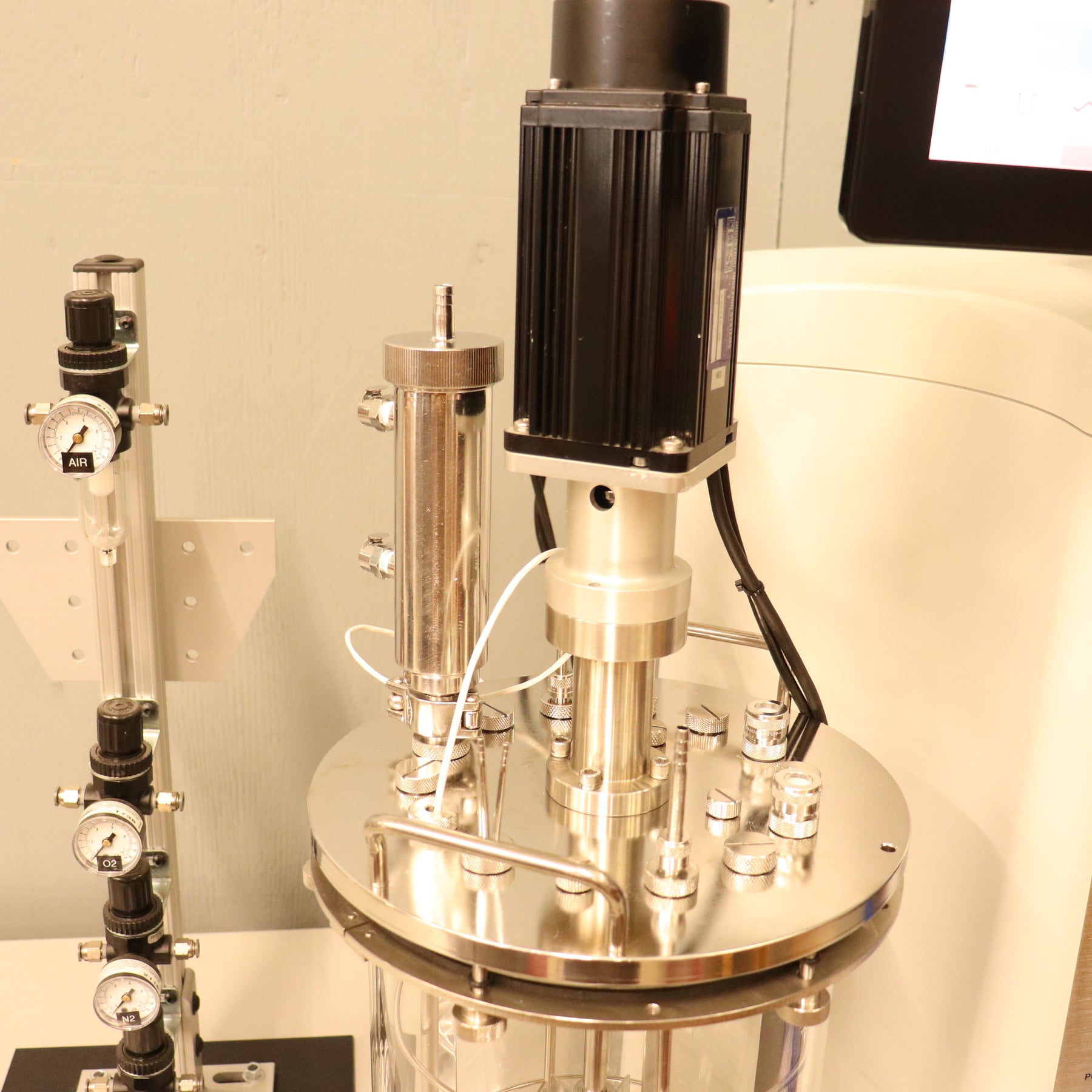 Eppendorf BioFlo 320 Bioprocess Controller Bioreactor w/ 10L Vessel