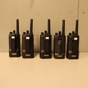 5x Motorola Two-Way Radio Walki  w/ 6-Place charging Station + Acc RMU2080d