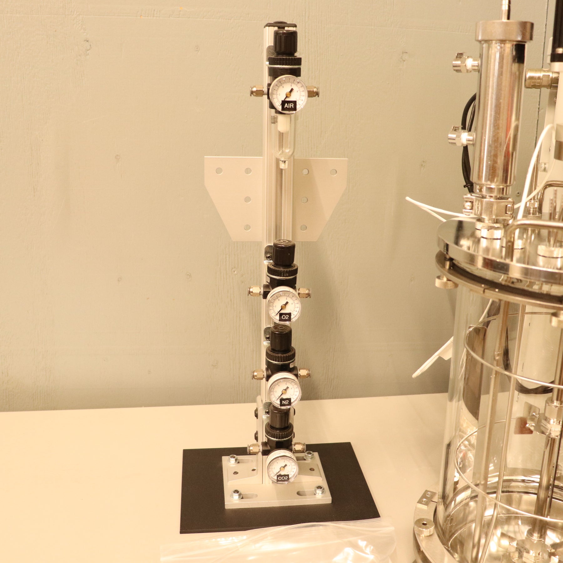 Eppendorf BioFlo 320 Bioprocess Controller Bioreactor w/ 10L Vessel