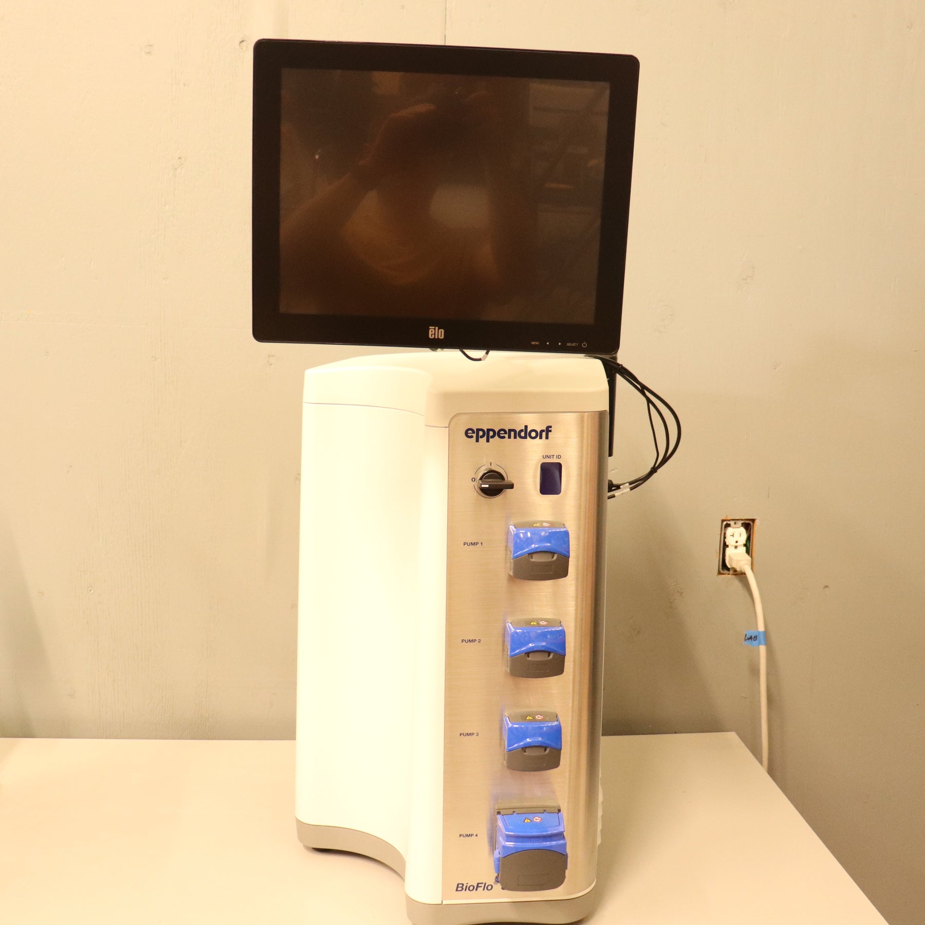 Eppendorf BioFlo 320 Bioprocess Controller Bioreactor w/ 10L Vessel