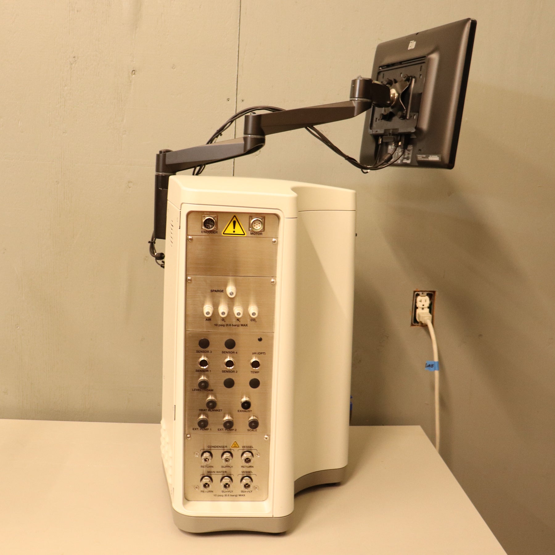 Eppendorf BioFlo 320 Bioprocess Controller Bioreactor w/ 10L Vessel