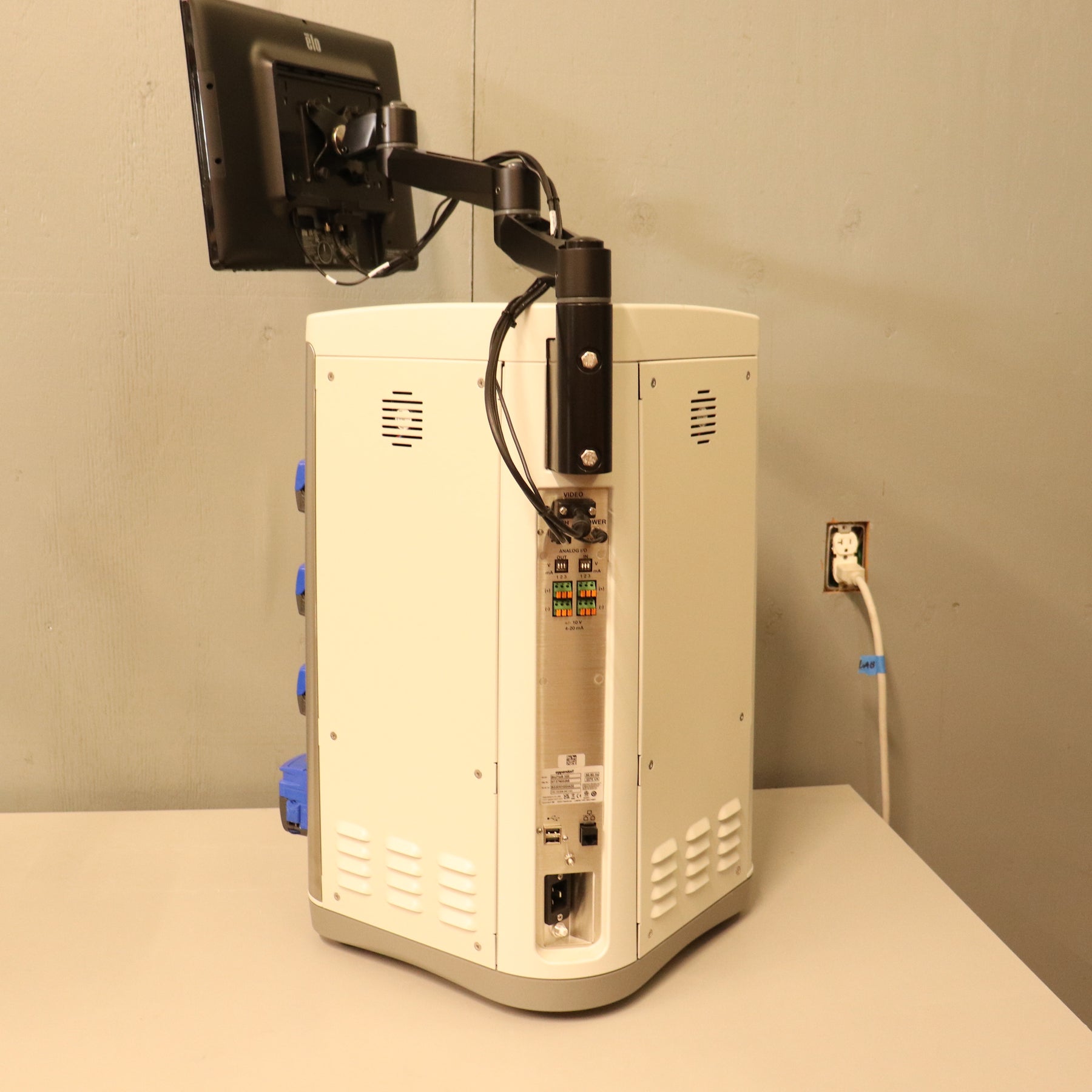 Eppendorf BioFlo 320 Bioprocess Controller Bioreactor w/ 10L Vessel