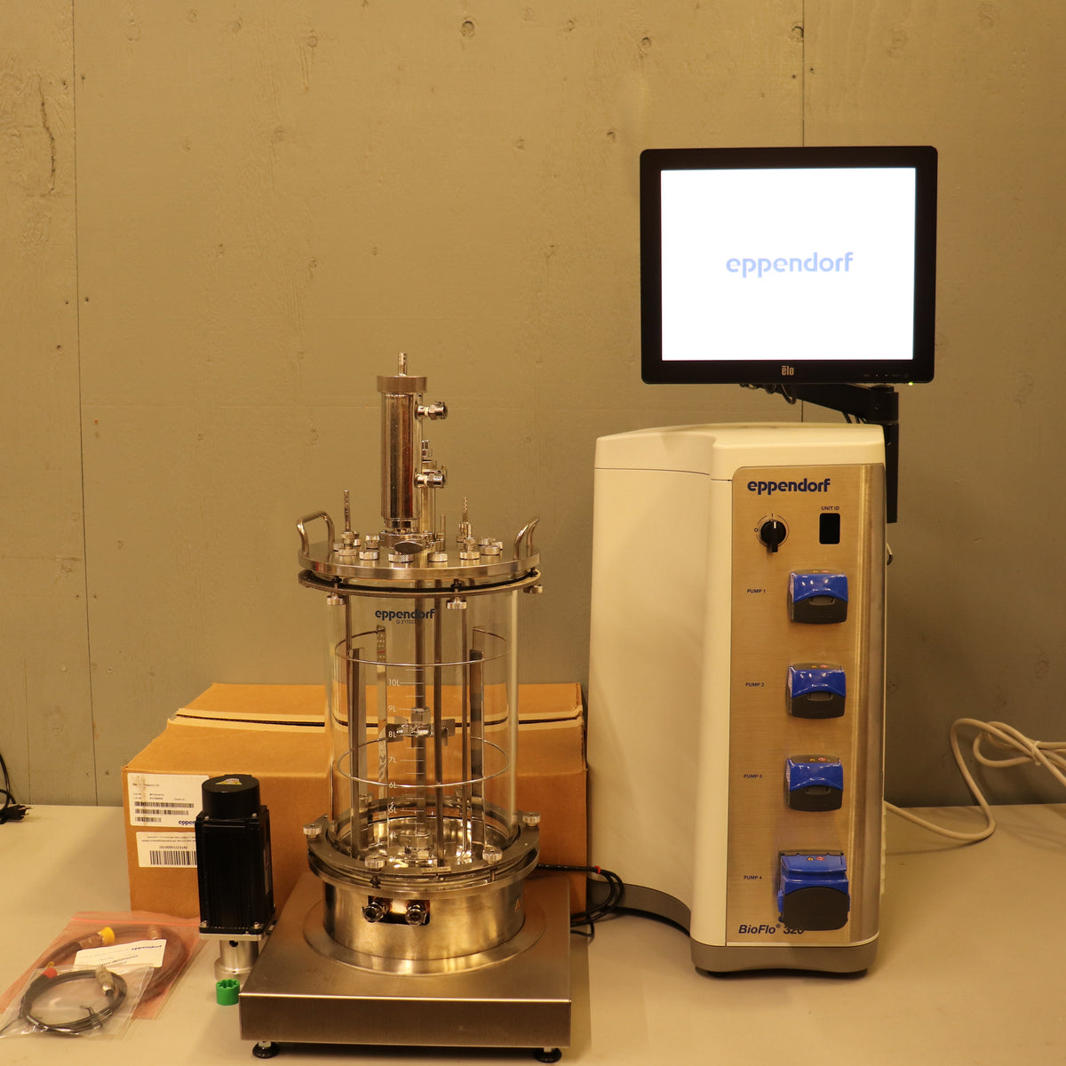 Eppendorf BioFlo 320 Bioprocess Control Station Fermenter Bioreactor