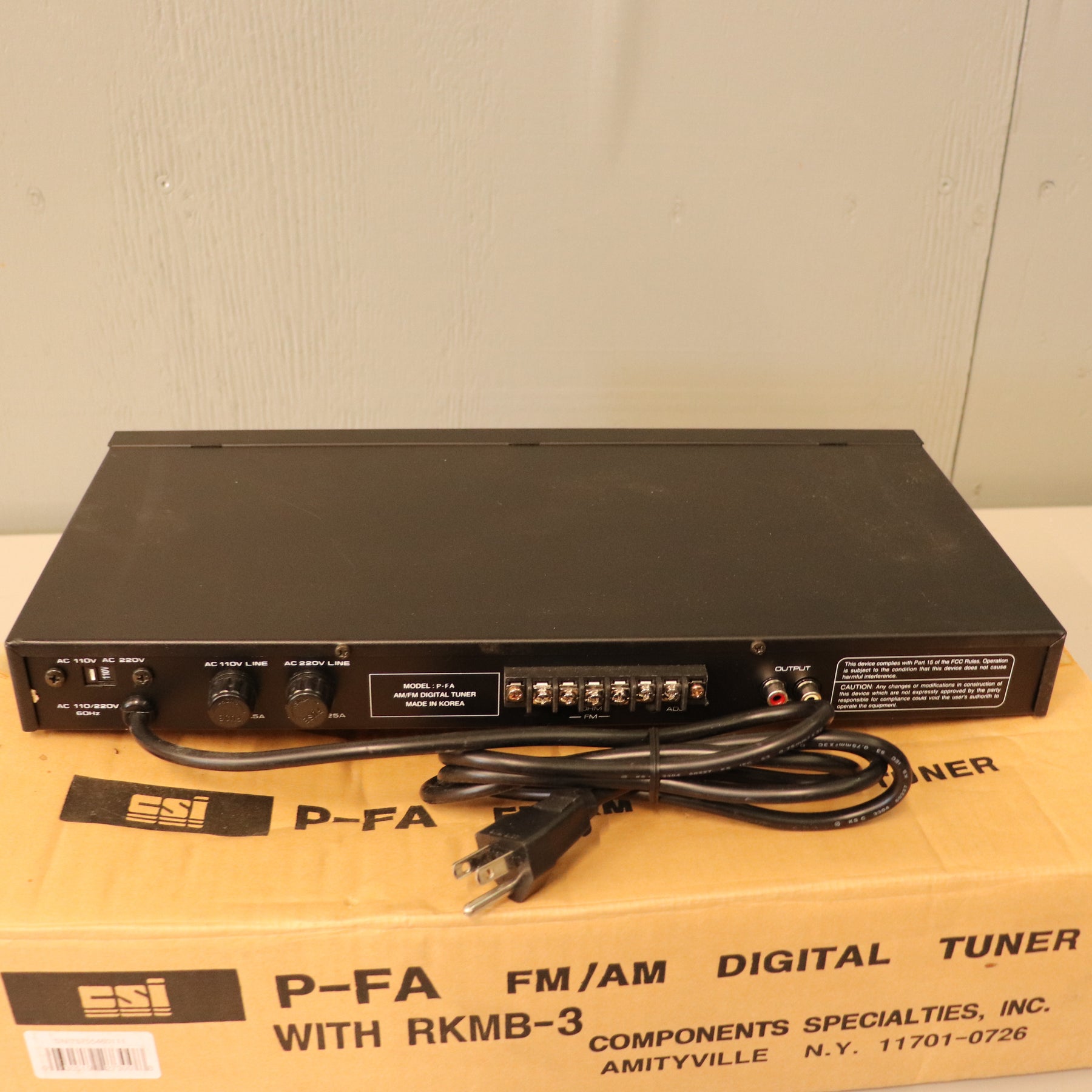 CSI FM/AM Digital Tuner with RKMB-3 Rack Mount Kit