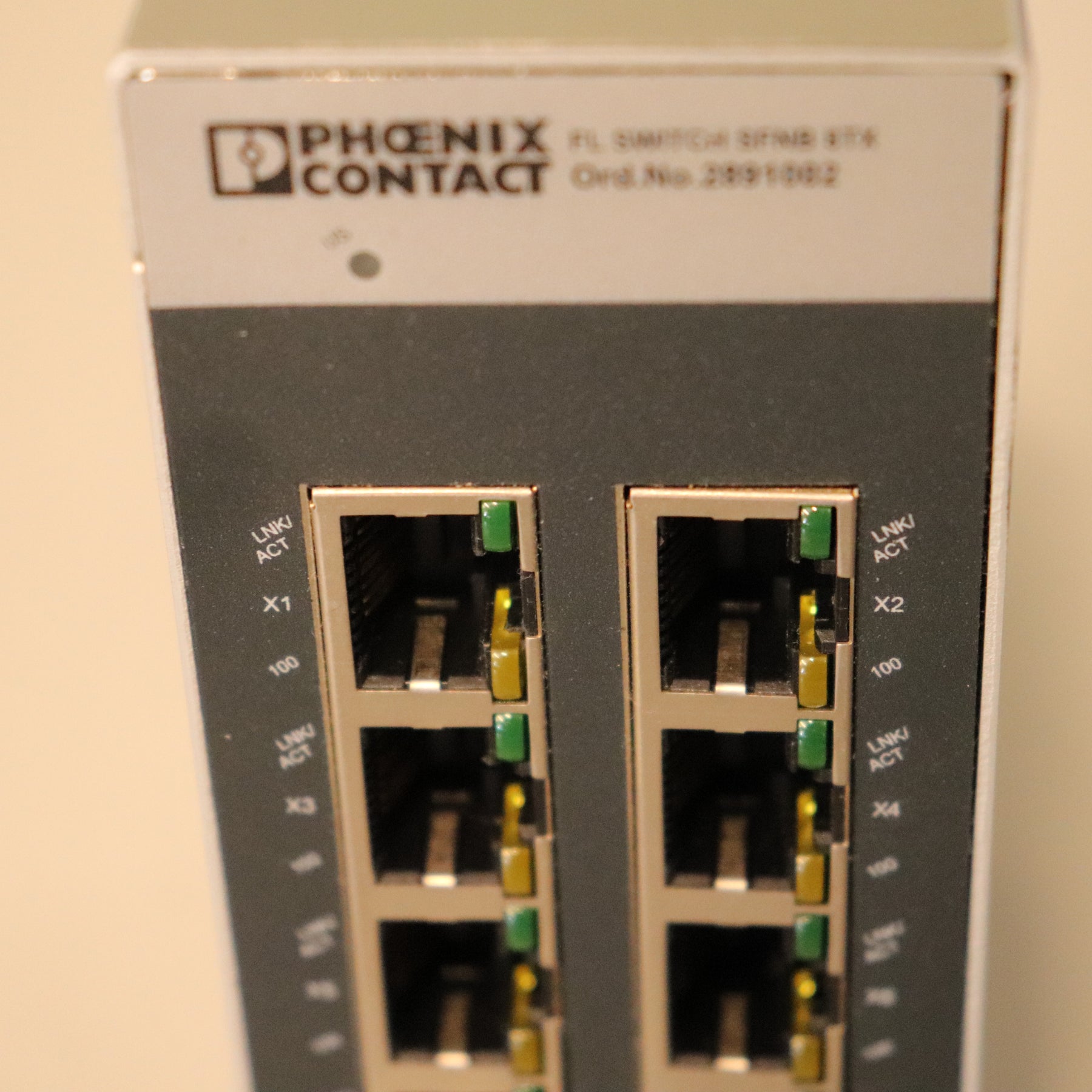 Phoenix Contact FL SWITCH SFNB 8TX Industrial Ethernet Switch 2891002