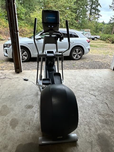 Precor EFX 885 Elliptical Trainer W/ P80 Console