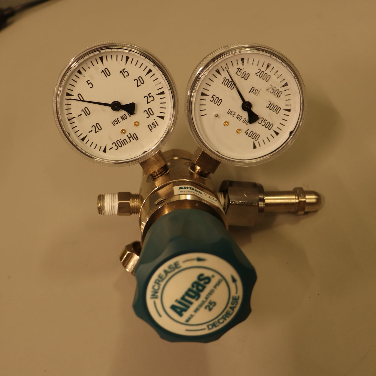 Airgas Model 244 Two Stage Brass Regulator with CGA-540 Connection 25psi