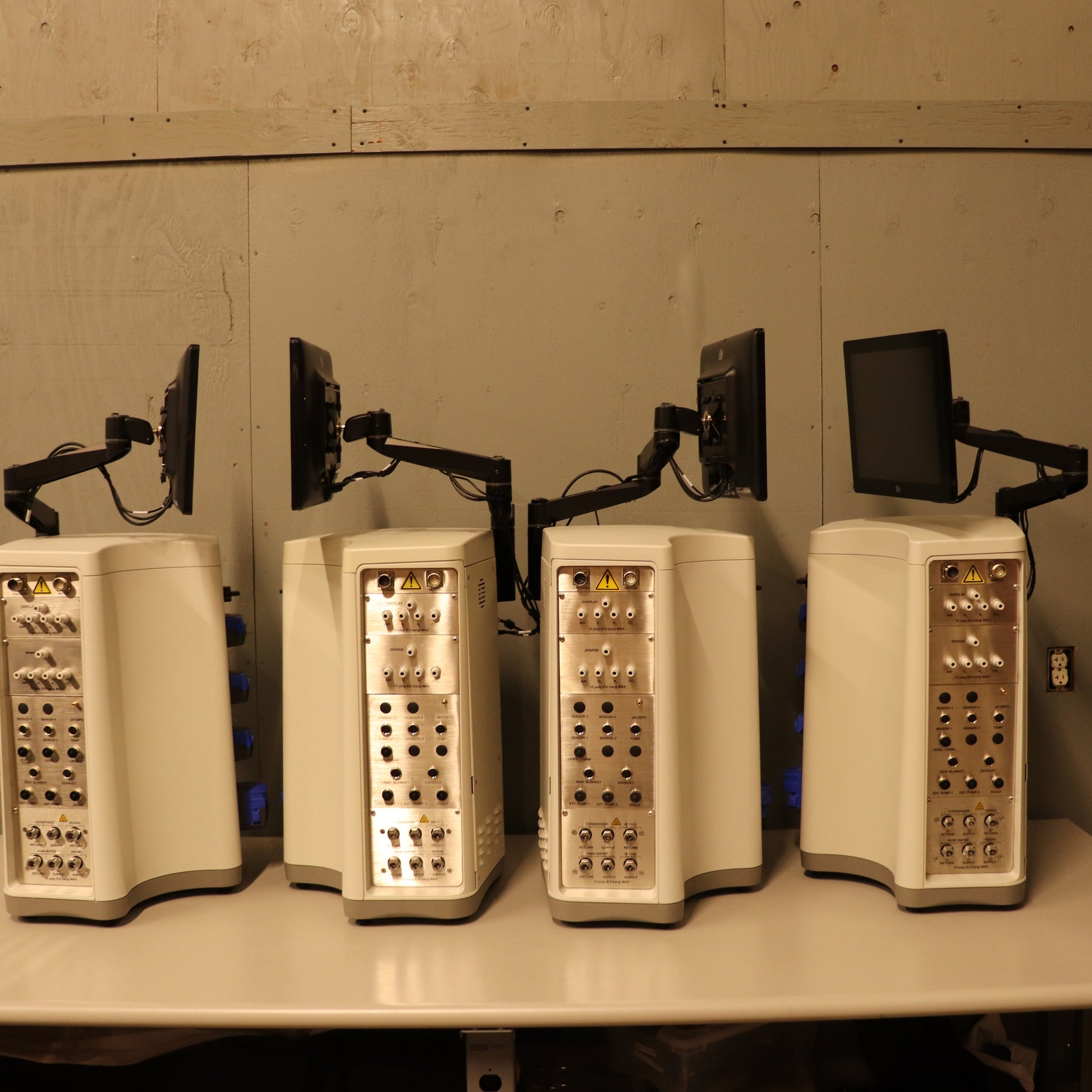 4x Eppendorf BioFlo 320 SU Bioprocess Control Stations