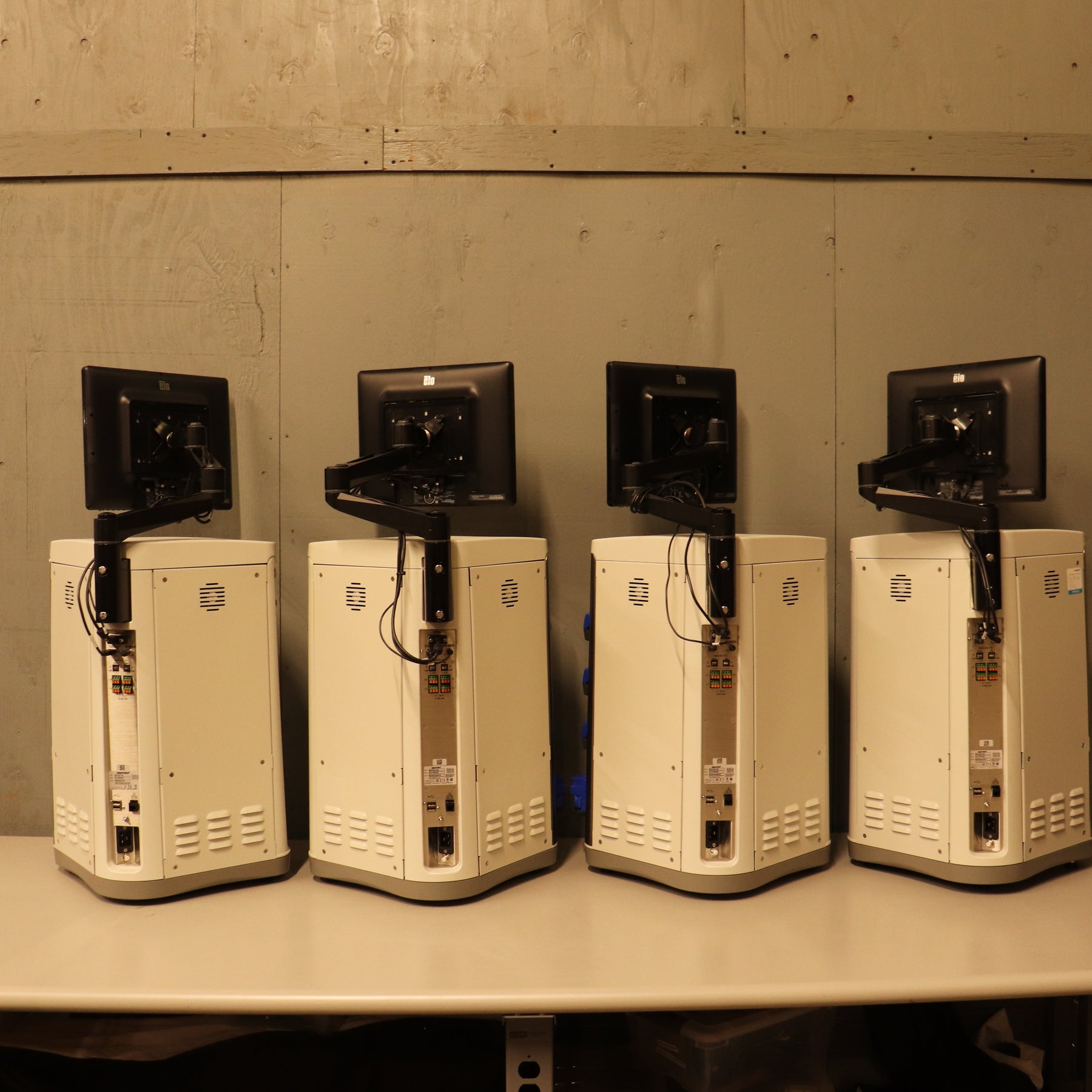 4x Eppendorf BioFlo 320 SU Bioprocess Control Stations