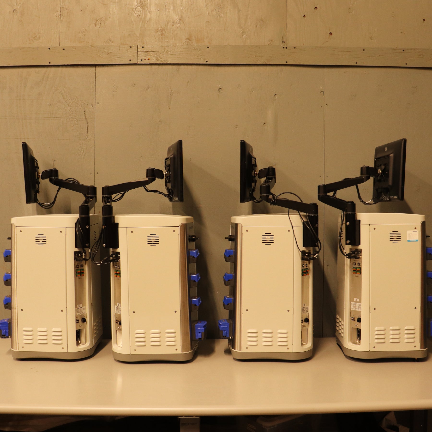 4x Eppendorf BioFlo 320 SU Bioprocess Control Stations