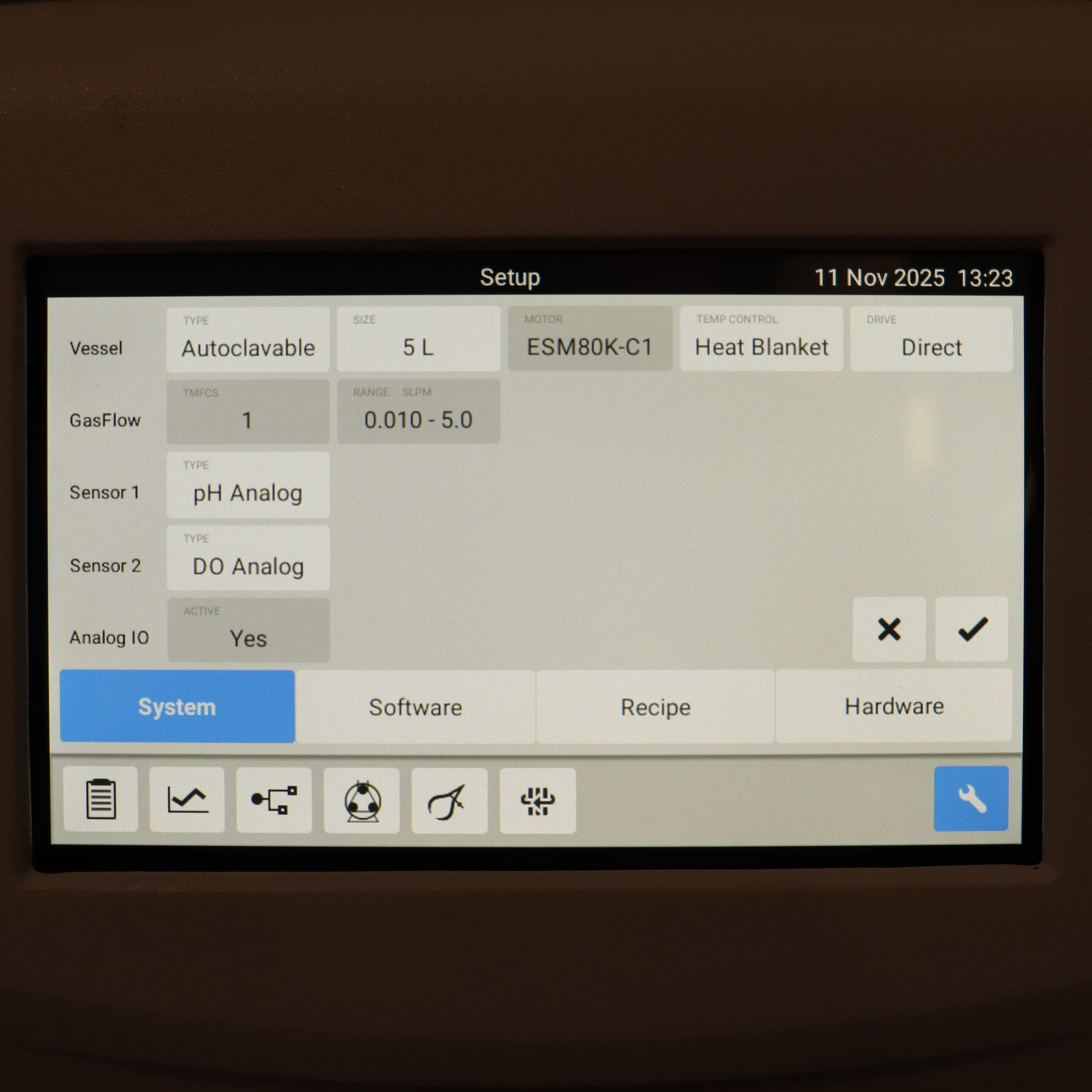 Eppendorf BioFlo 120 Advanced Bioreactor Fermenter System w/ 5L Vessel