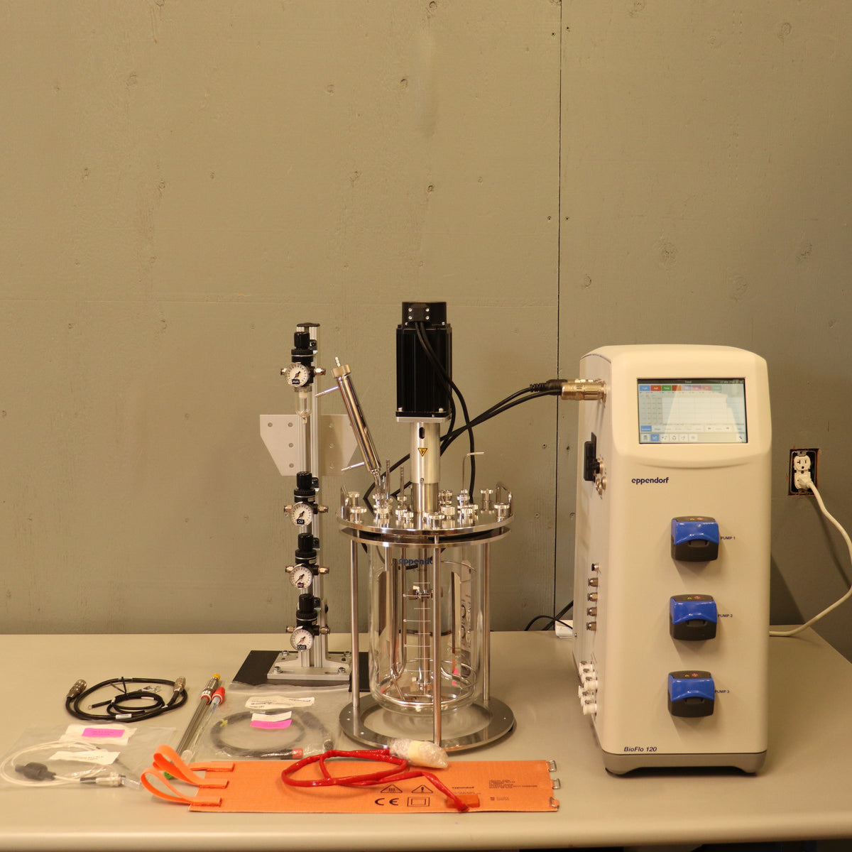Eppendorf BioFlo 120 Advanced Bioreactor Fermenter System w/ 5L Vessel