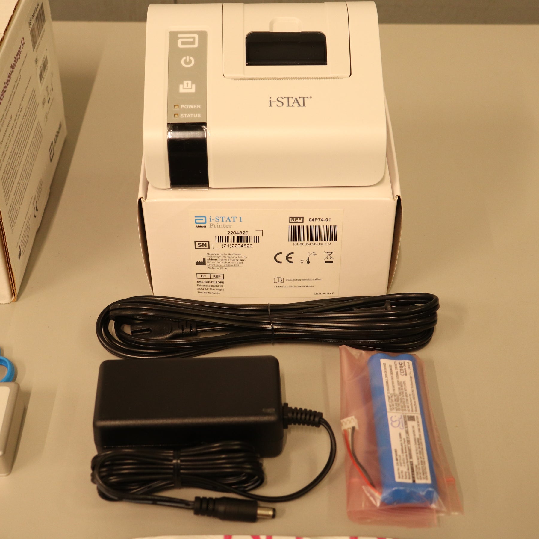 Abbott i-STAT 1 300W Wireless Blood Analyzer System w/Accessories