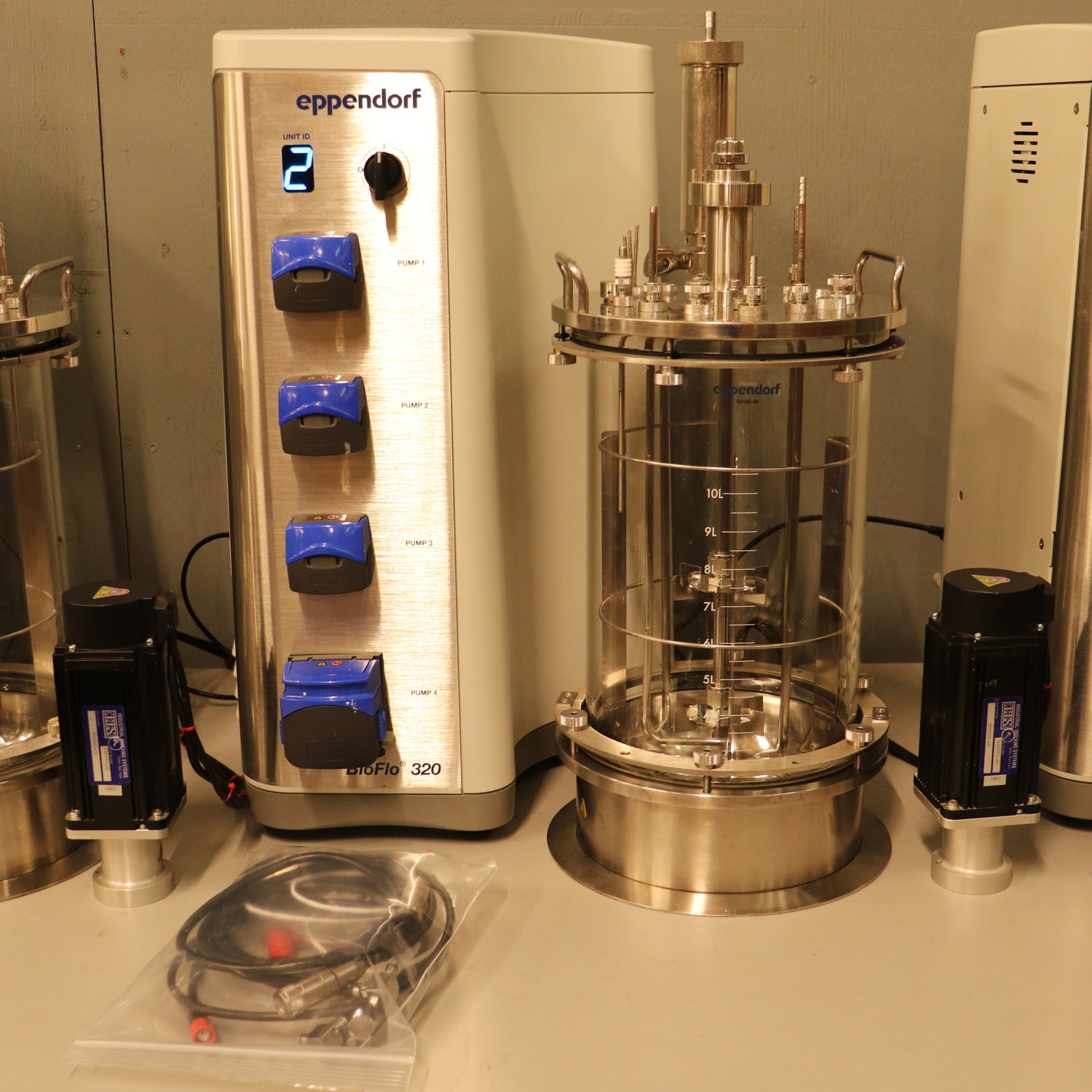 3x Eppendorf BioFlo 320 Bioprocess Control Station Fermenter Bioreacto