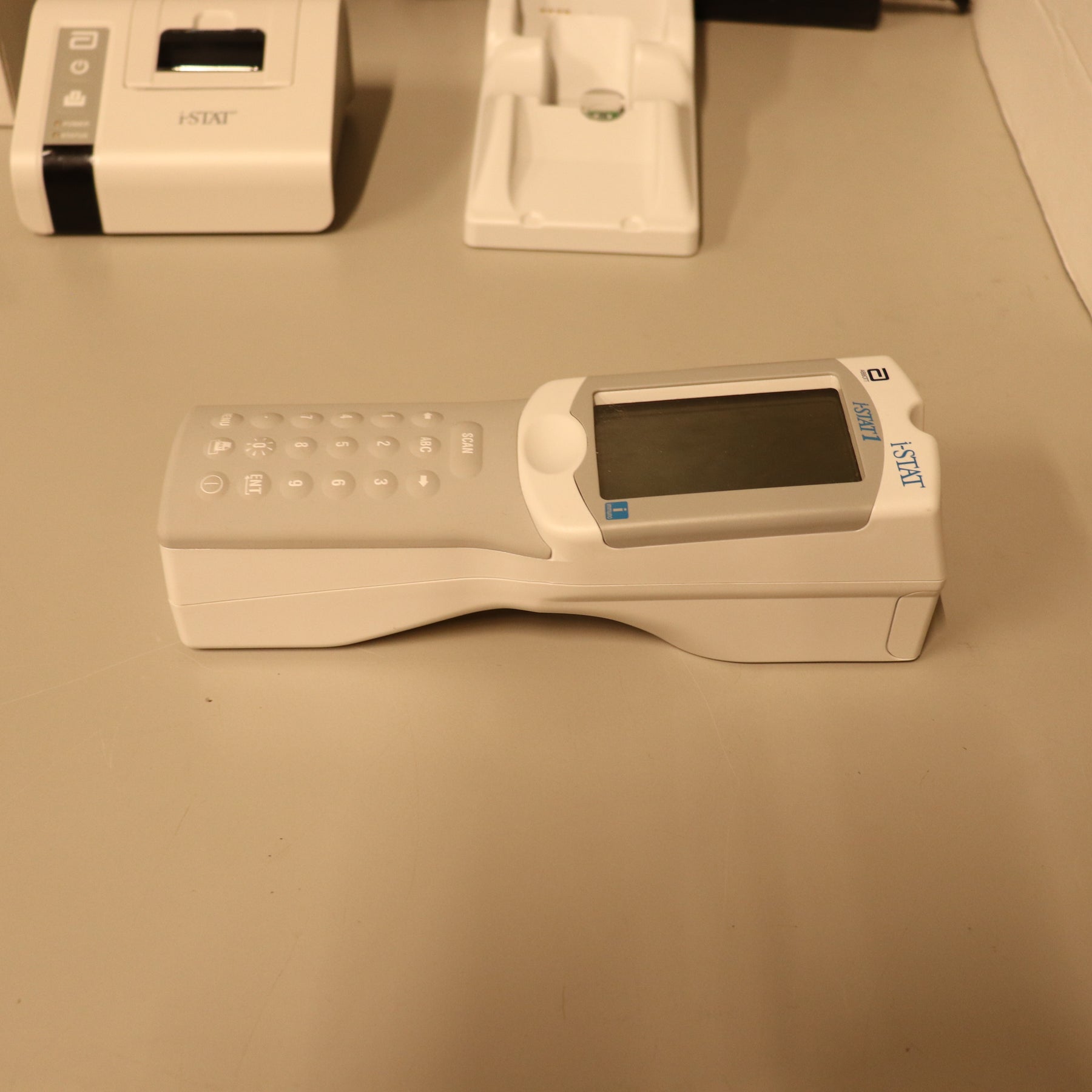 Abbott i-STAT 1 300-G Blood Analyzer System w/ Accessories