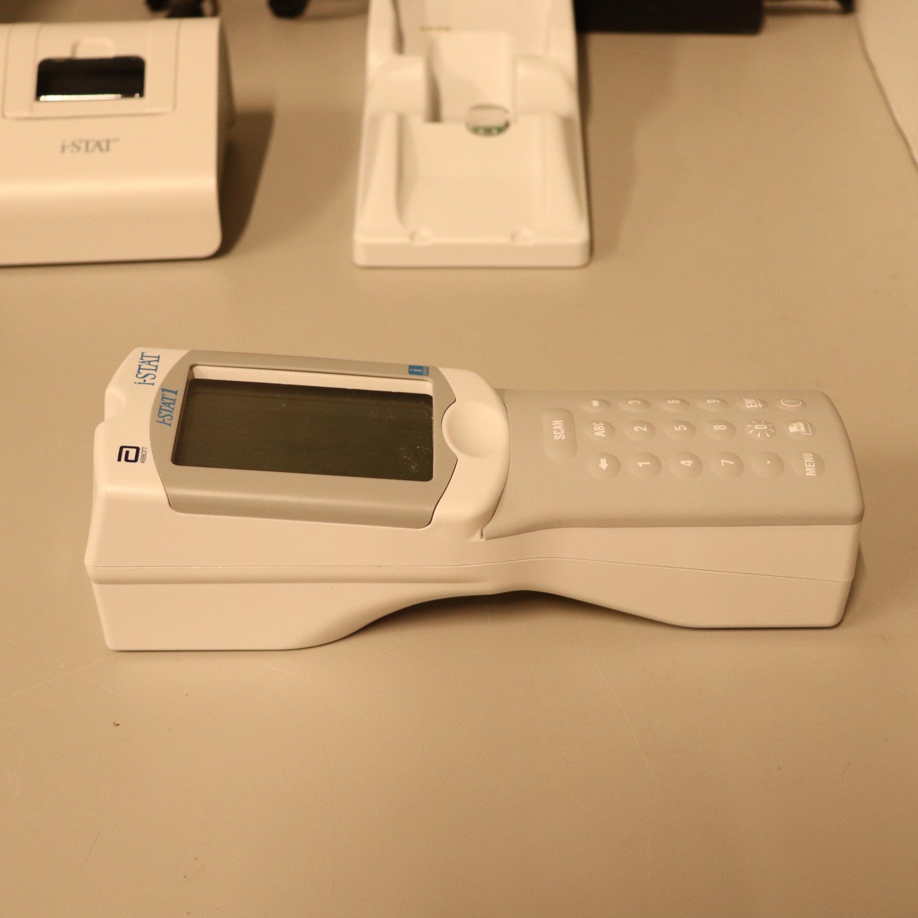 Abbott i-STAT 1 300-G Blood Analyzer System w/ Accessories