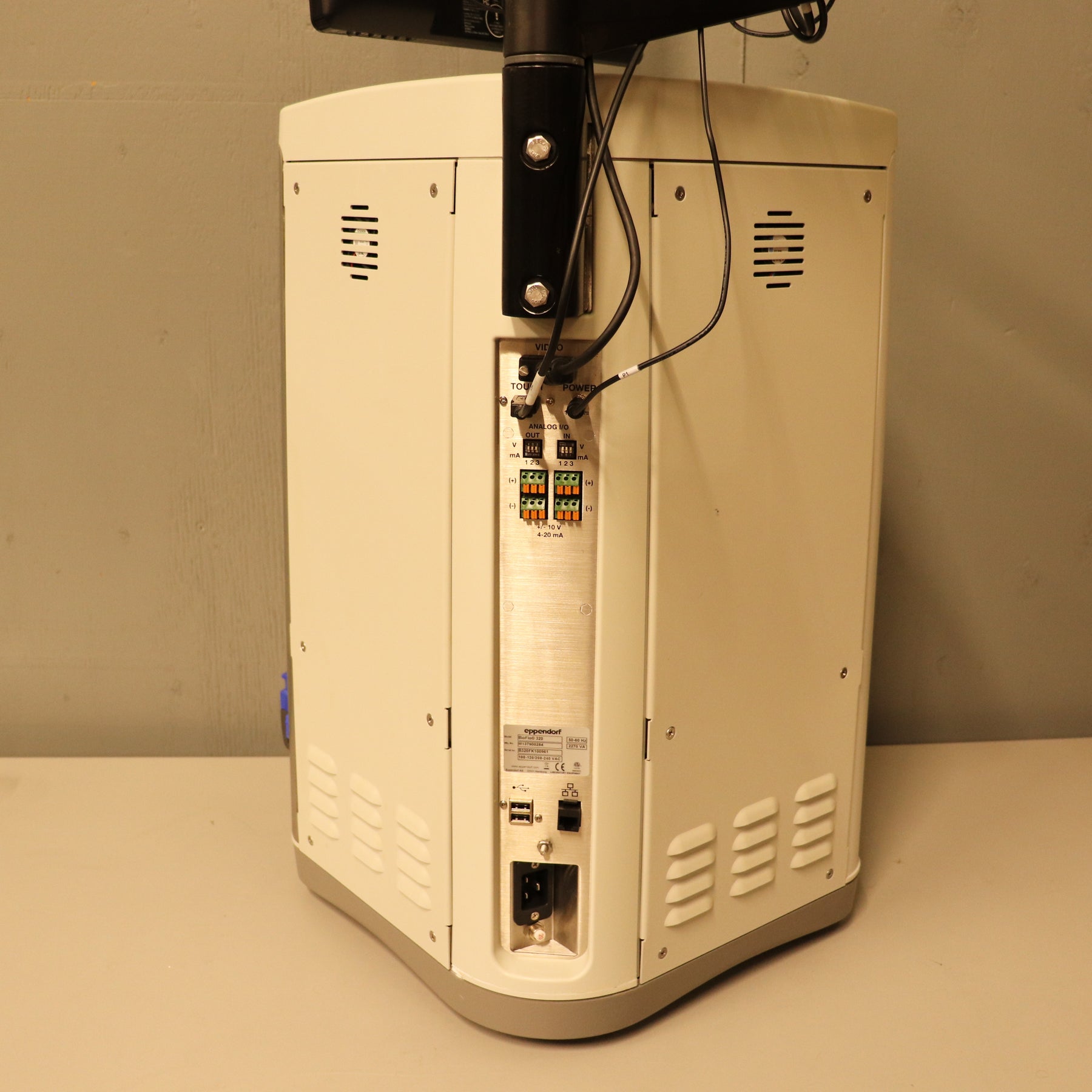 Eppendorf BioFlo 320 Bioprocess Control Station Fermenter Bioreactor w/ 3L Vessel