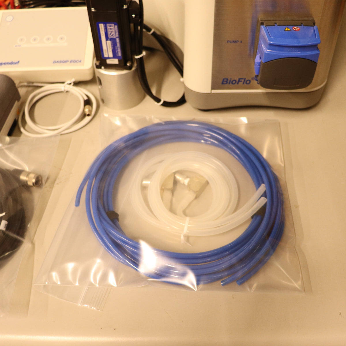 Eppendorf BioFlo 320 Bioprocess Control Station Fermenter Bioreactor f