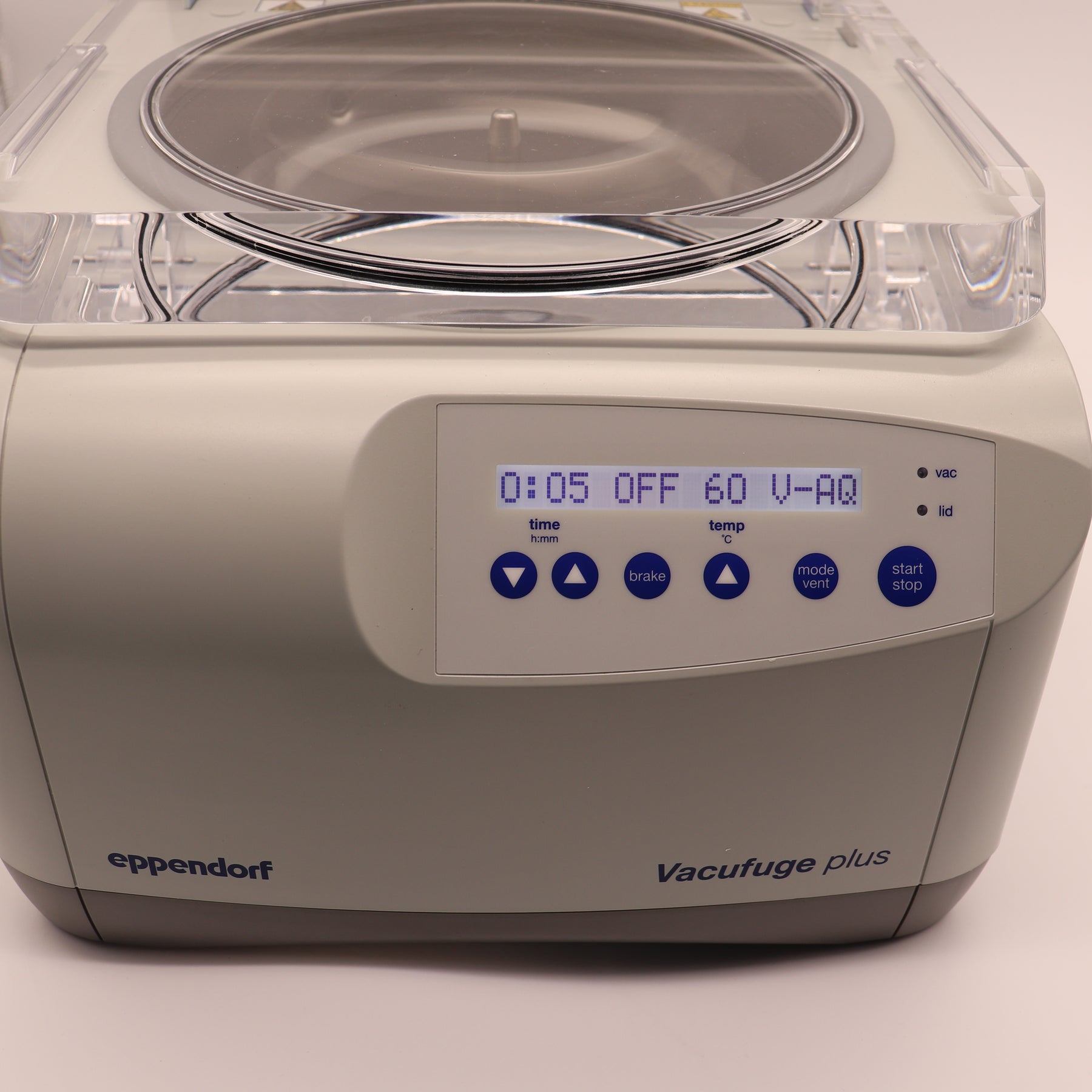 Eppendorf Vacufuge plus Centrifuge Concentrator 5305 w/ A-2-VC Rotor